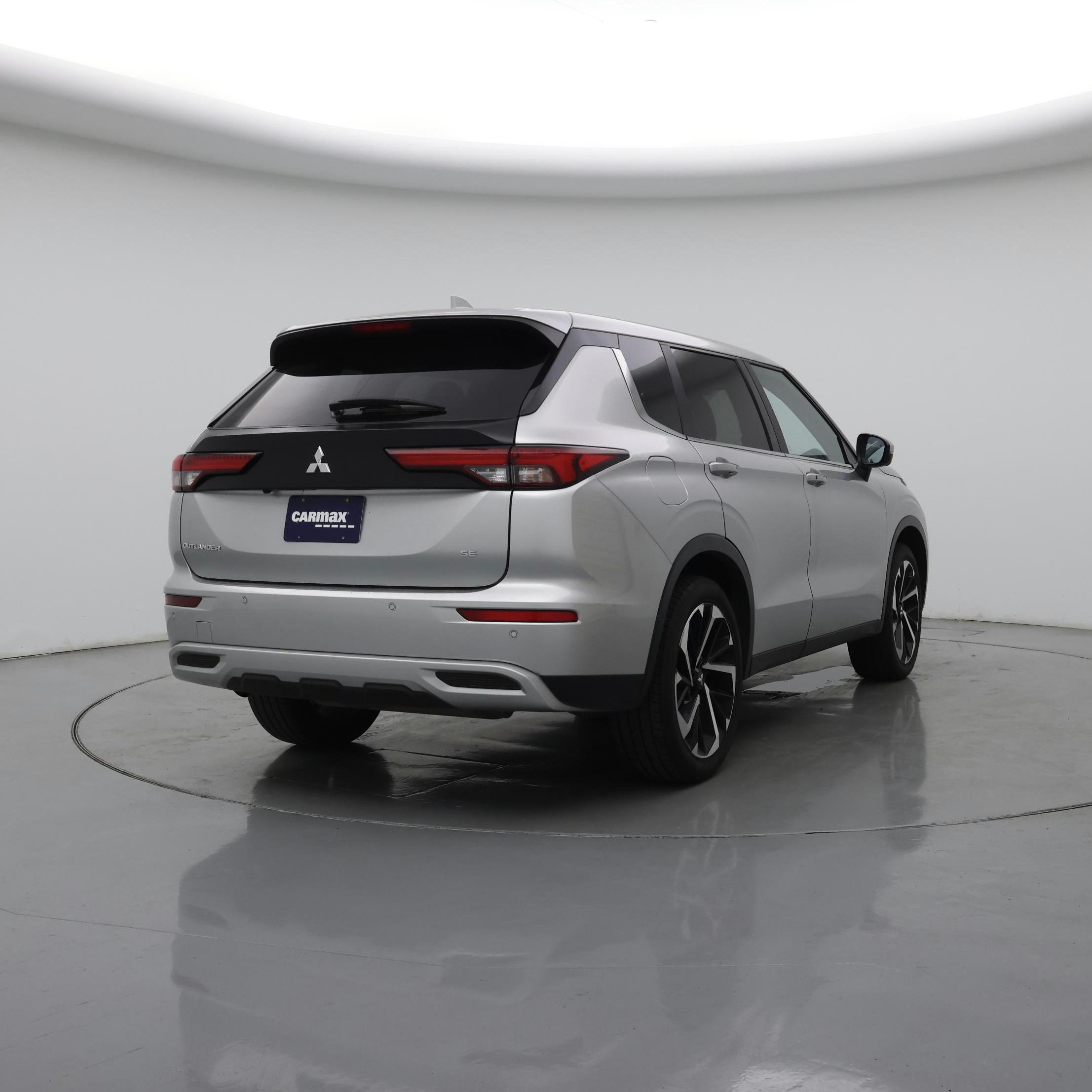Thumbnail: 2024 Mitsubishi Outlander - 8