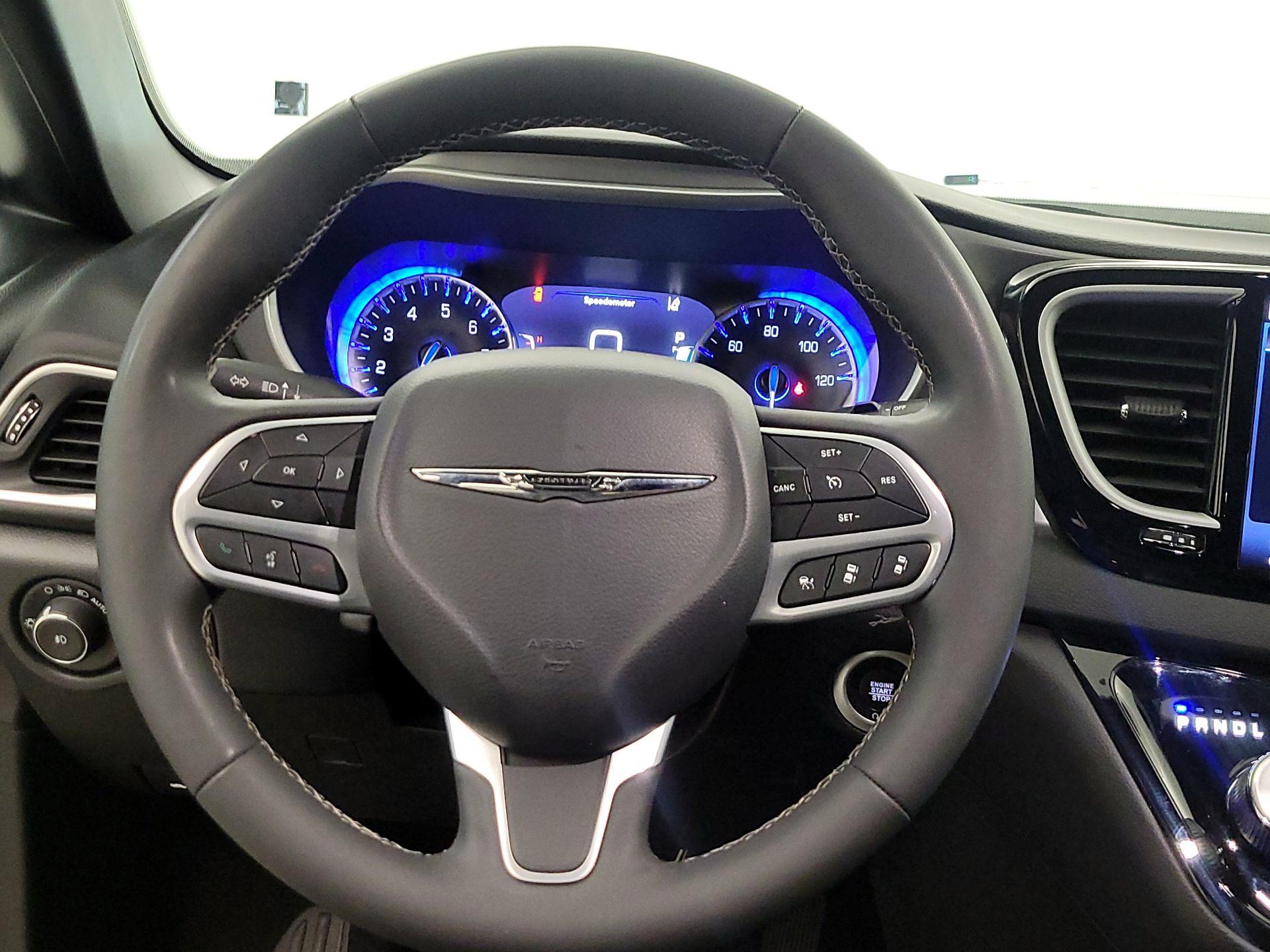 Thumbnail: 2025 Chrysler Pacifica - 10