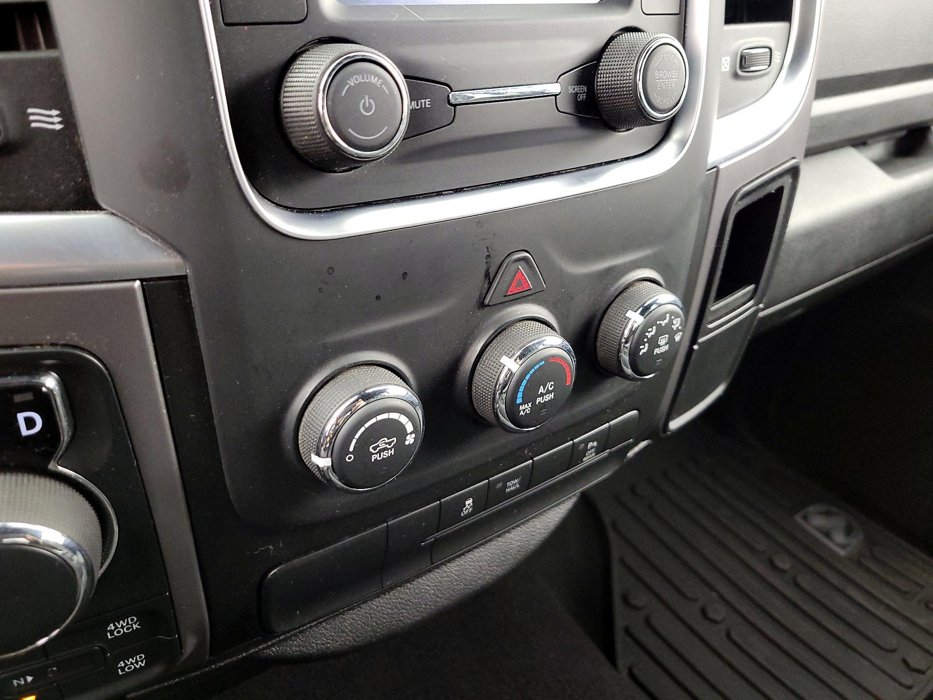 Thumbnail: 2022 RAM 1500 Classic - 16