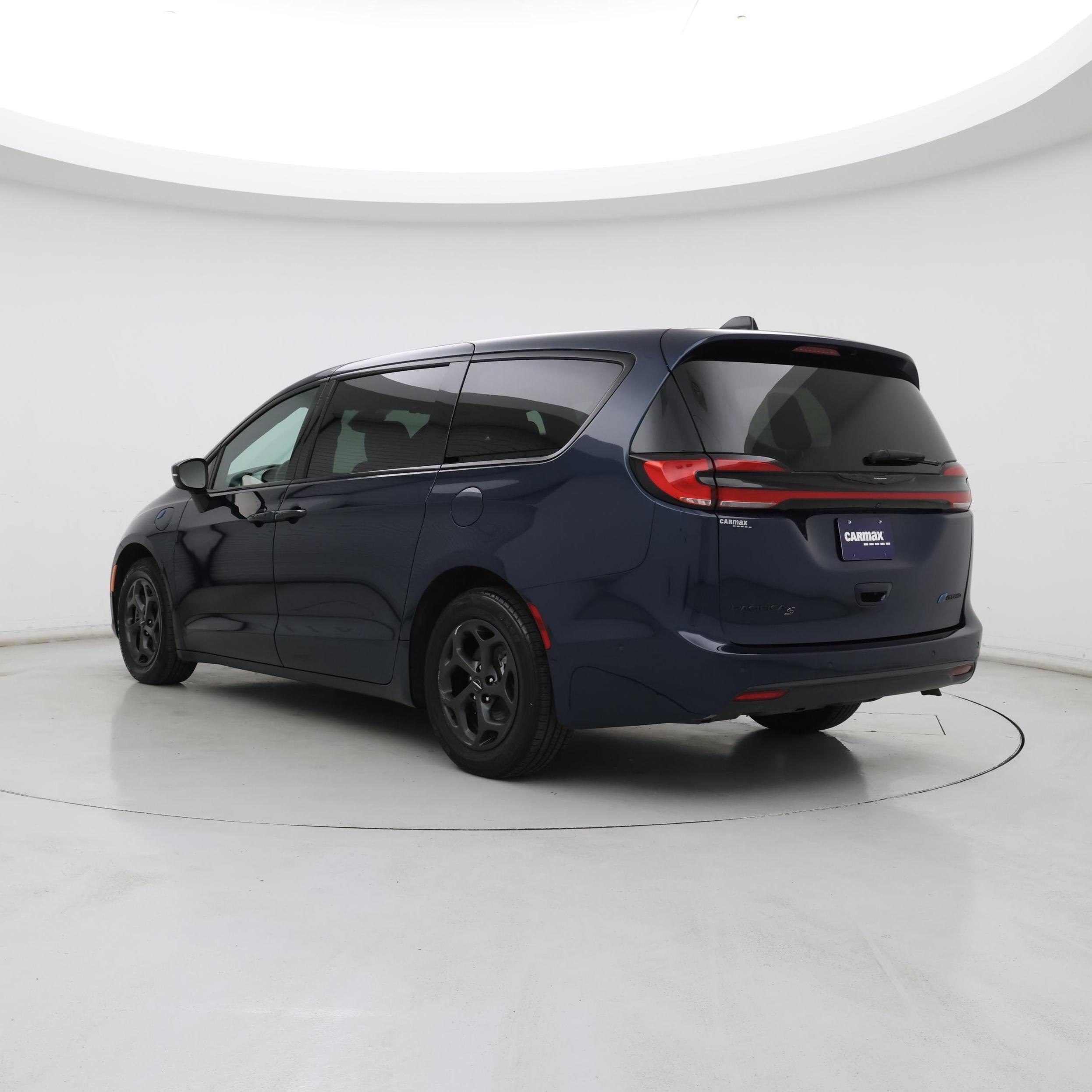 Thumbnail: 2023 Chrysler Pacifica - 2