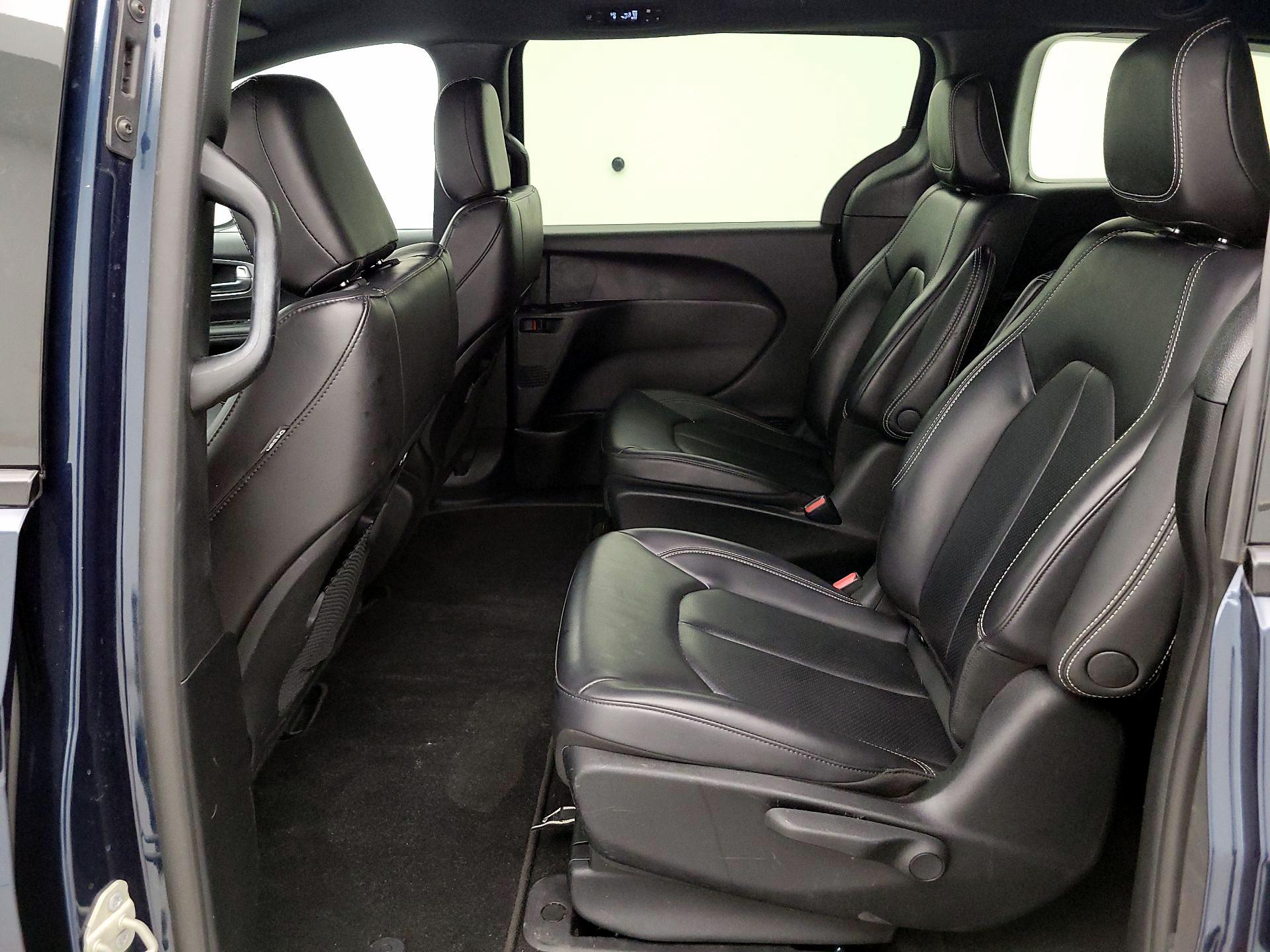 Thumbnail: 2023 Chrysler Pacifica - 19