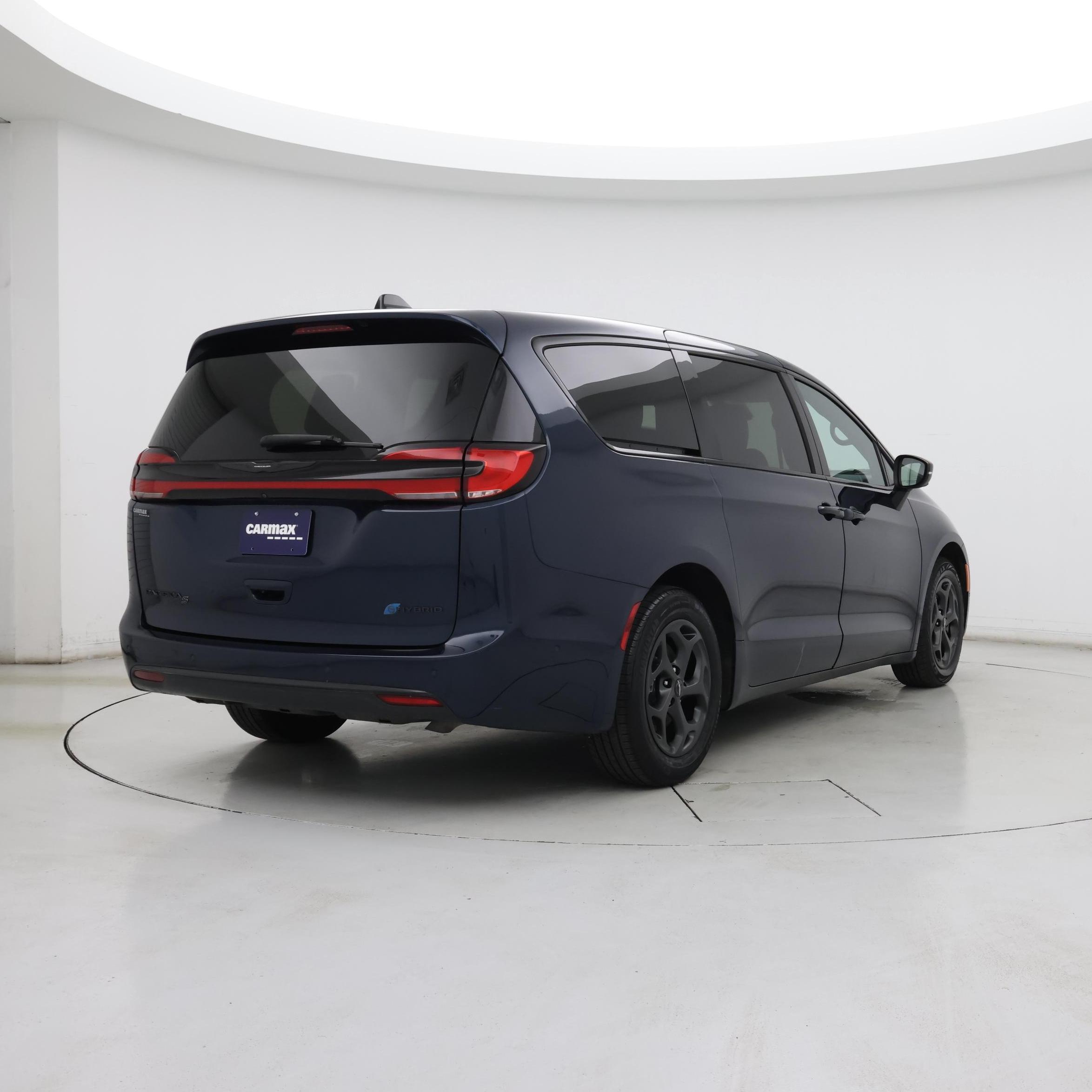 Thumbnail: 2023 Chrysler Pacifica - 8