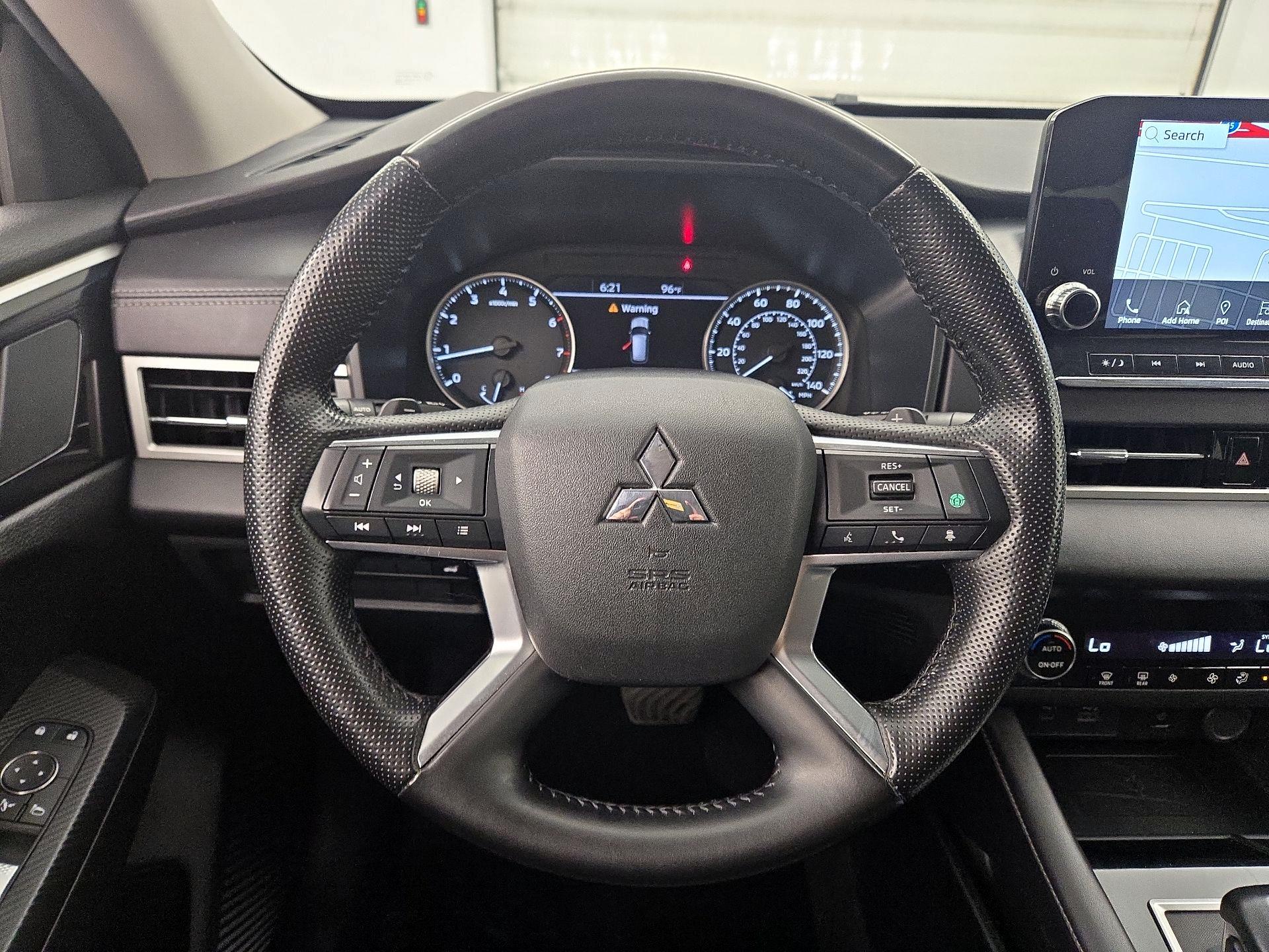 Thumbnail: 2024 Mitsubishi Outlander - 10