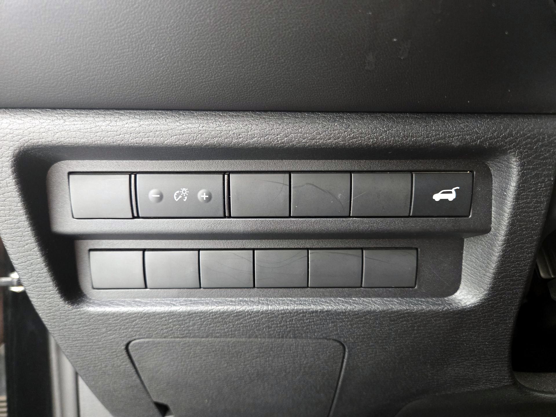 Thumbnail: 2024 Mitsubishi Outlander - 13