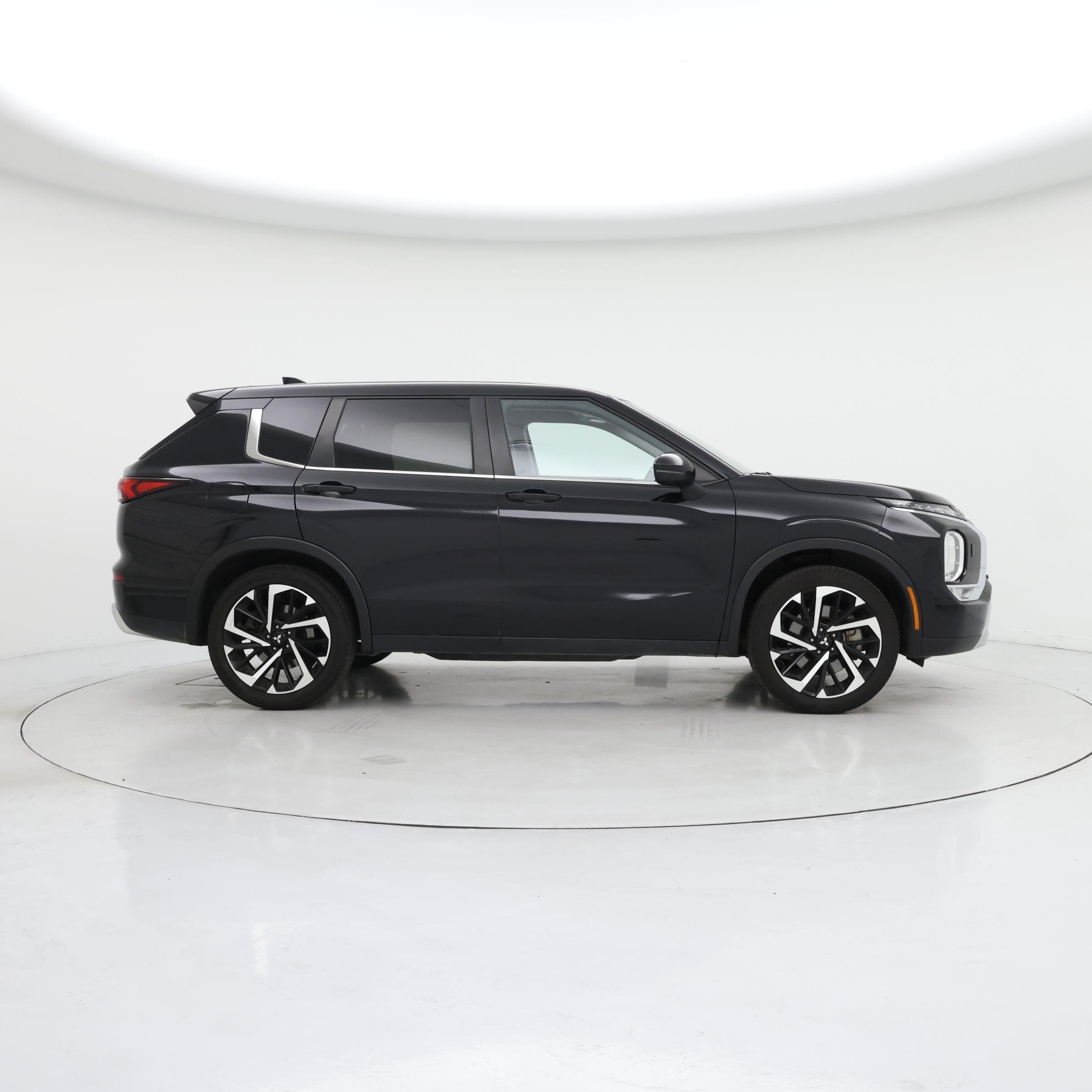 Thumbnail: 2024 Mitsubishi Outlander - 7