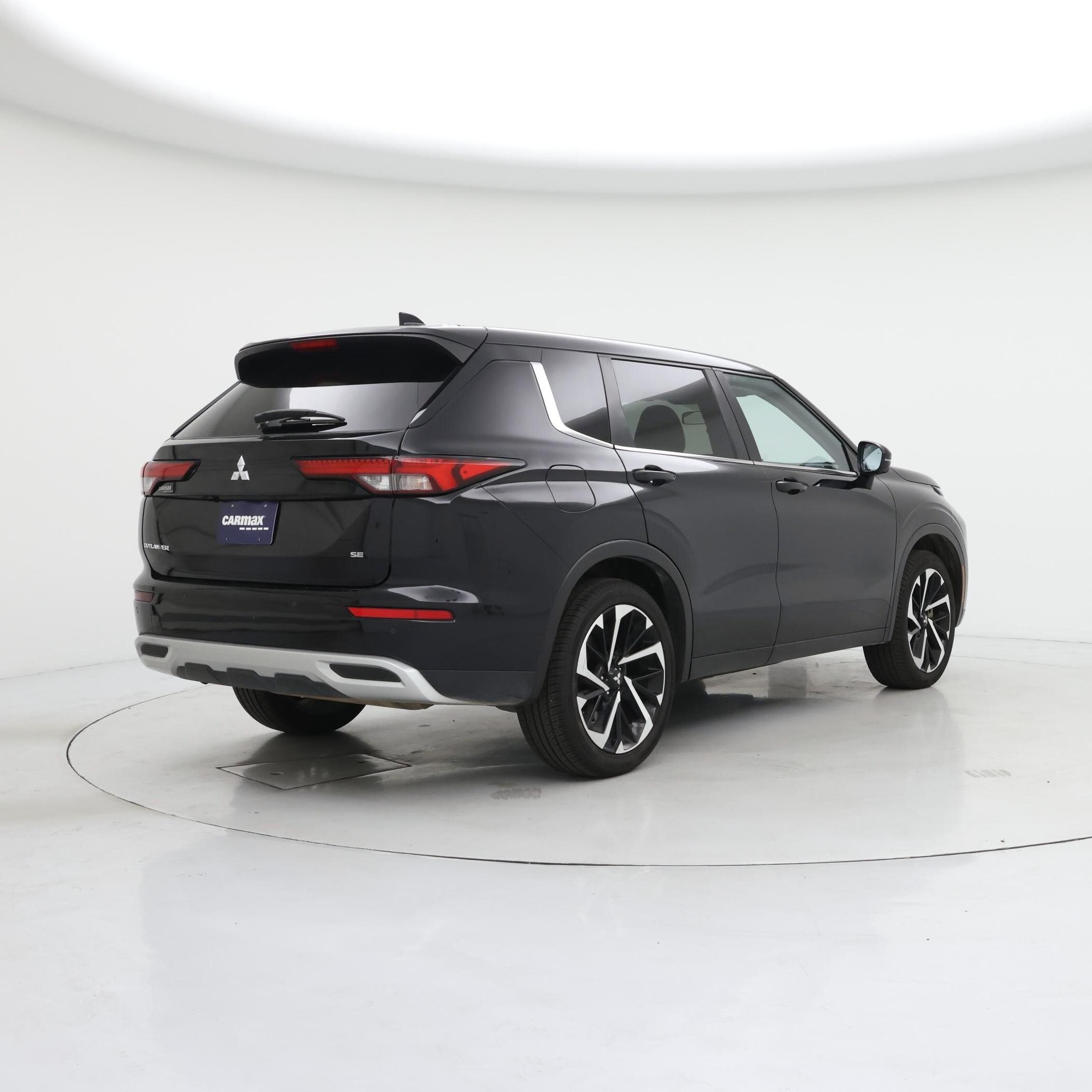 Thumbnail: 2024 Mitsubishi Outlander - 8