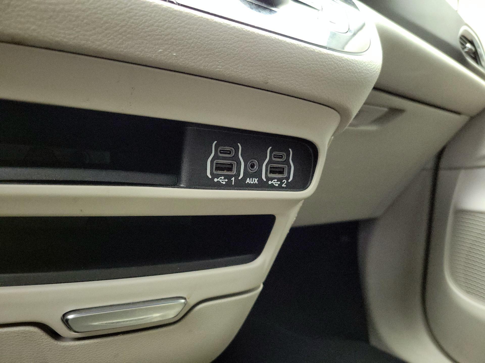 Thumbnail: 2024 Chrysler Pacifica - 16