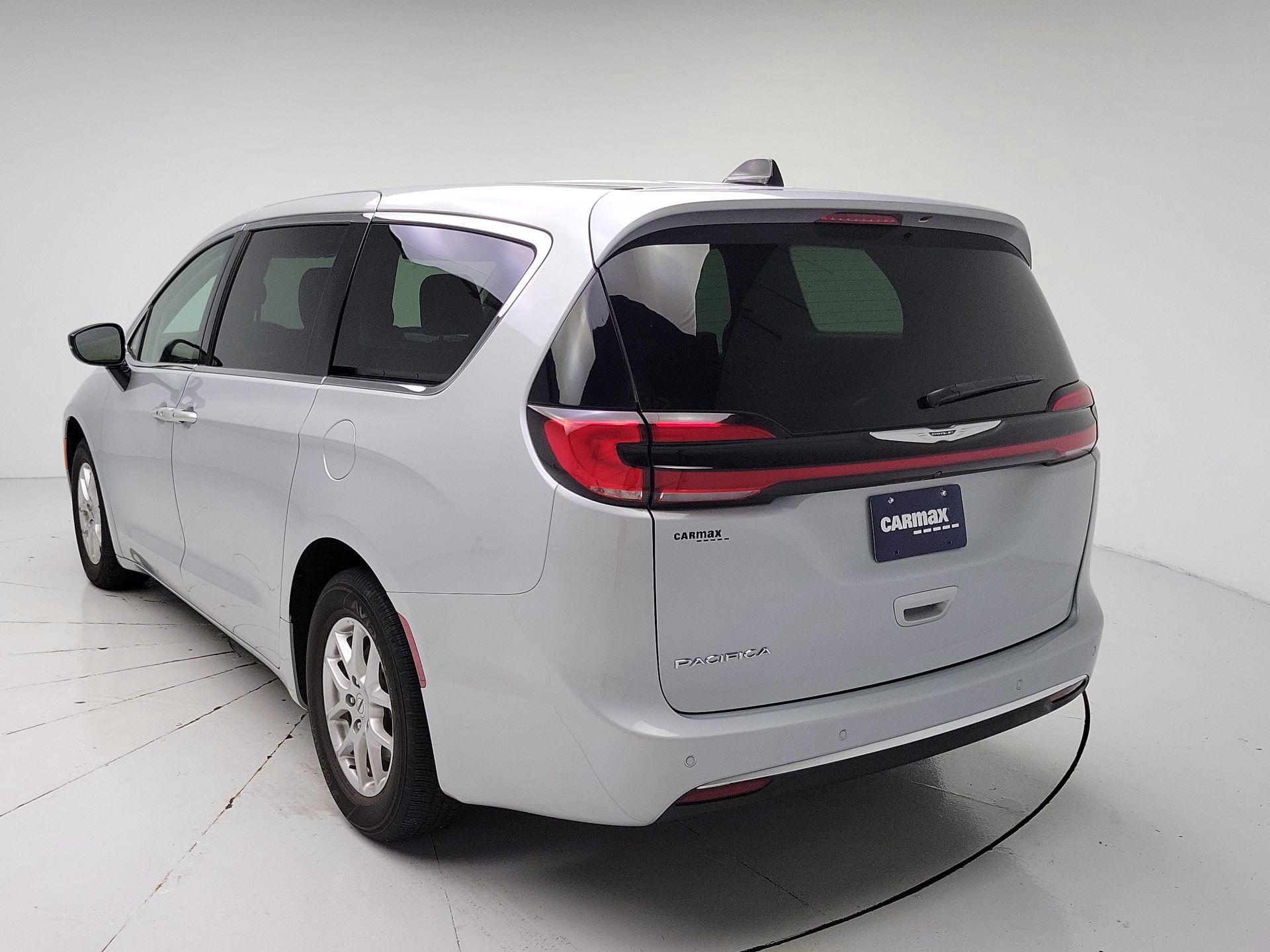 Thumbnail: 2024 Chrysler Pacifica - 7