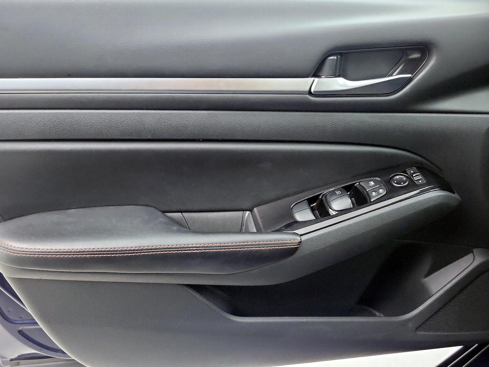2024 Nissan Altima SR - Photo 13