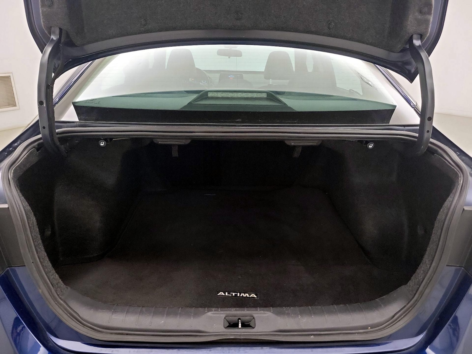 2024 Nissan Altima SR - Photo 21