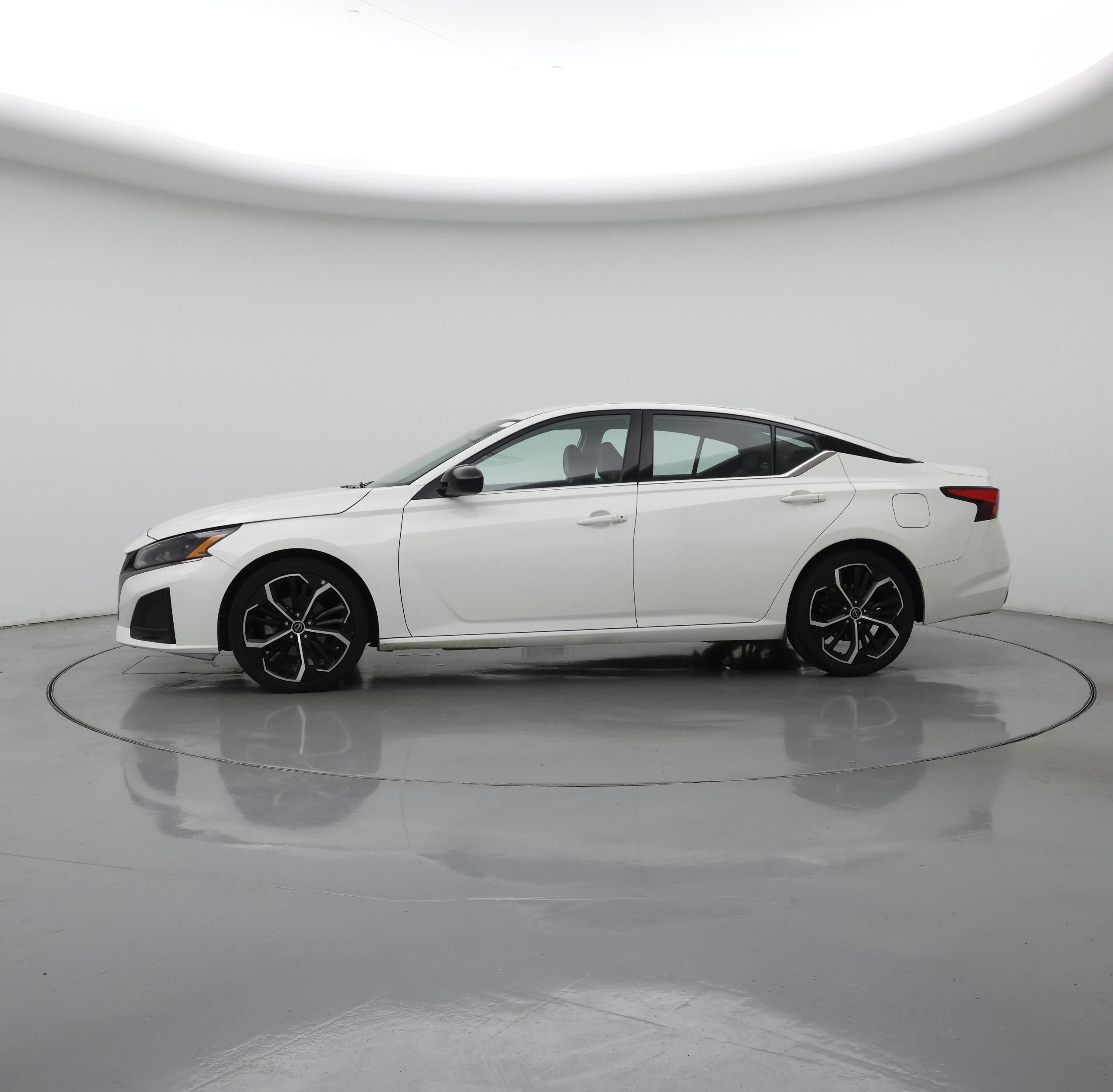 Thumbnail: 2024 Nissan Altima - 3