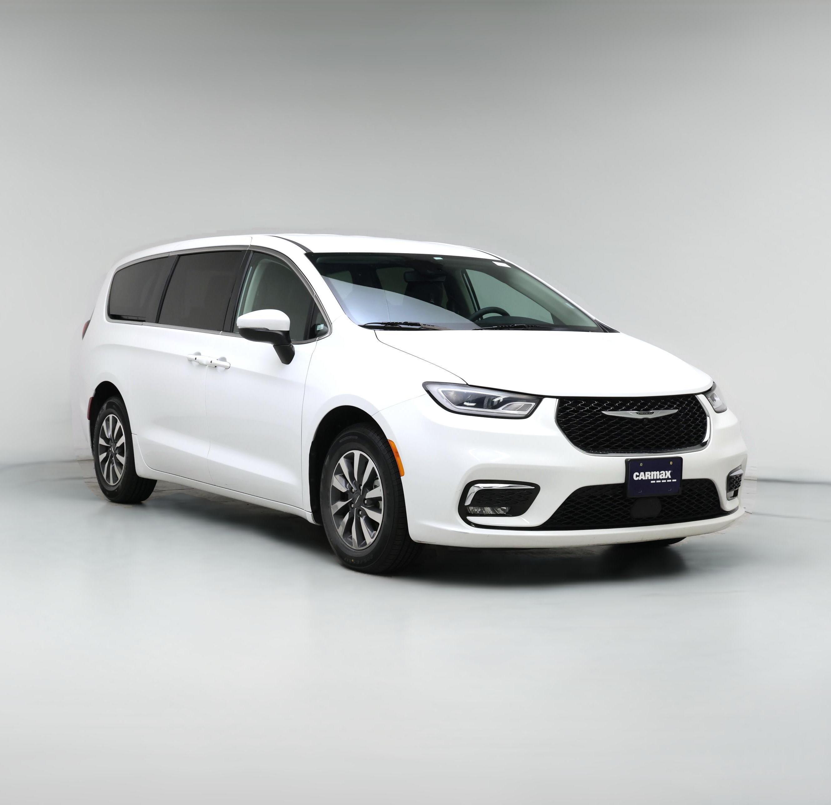 Thumbnail: 2023 Chrysler Pacifica - 1