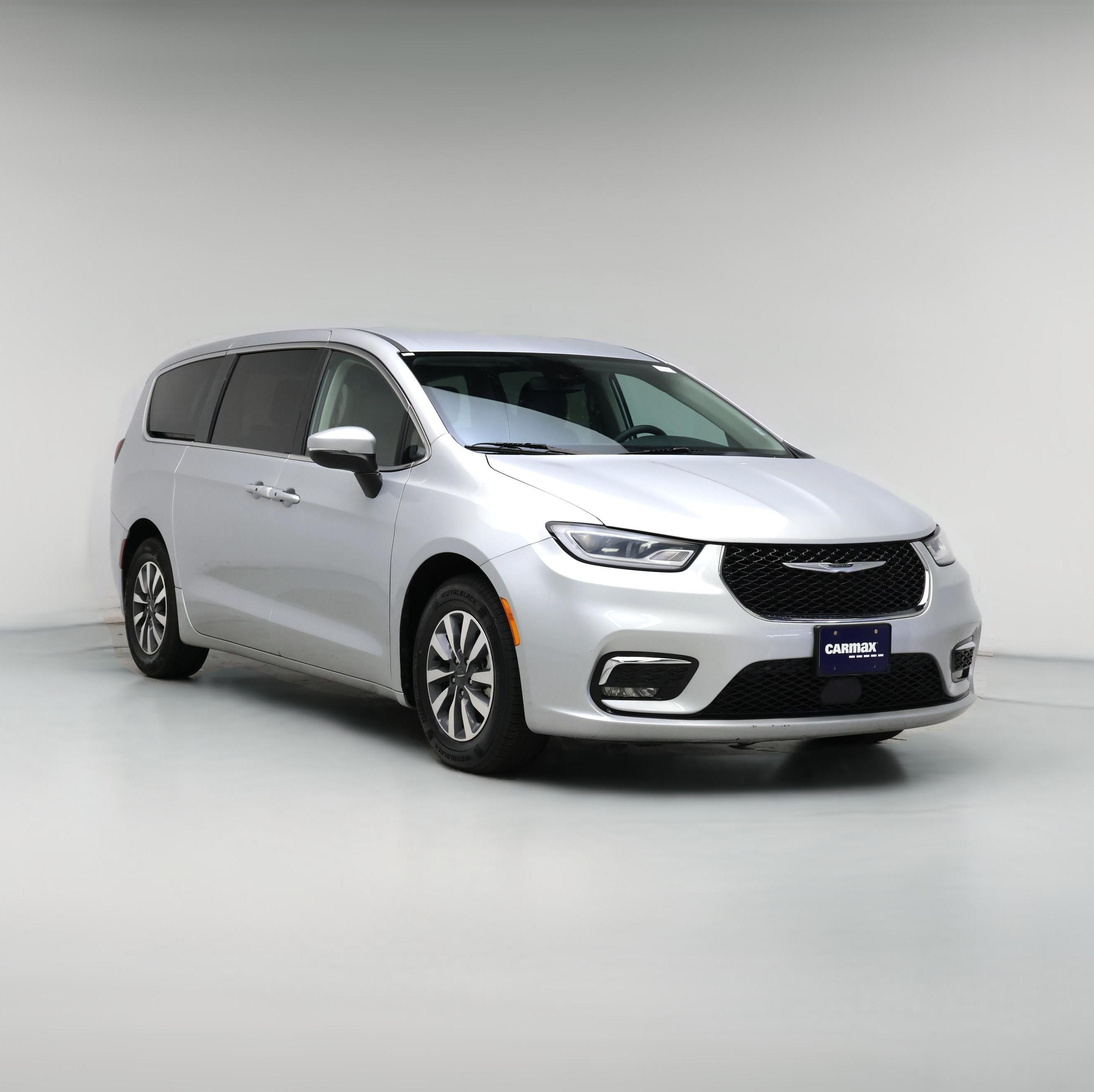 Thumbnail: 2023 Chrysler Pacifica - 1