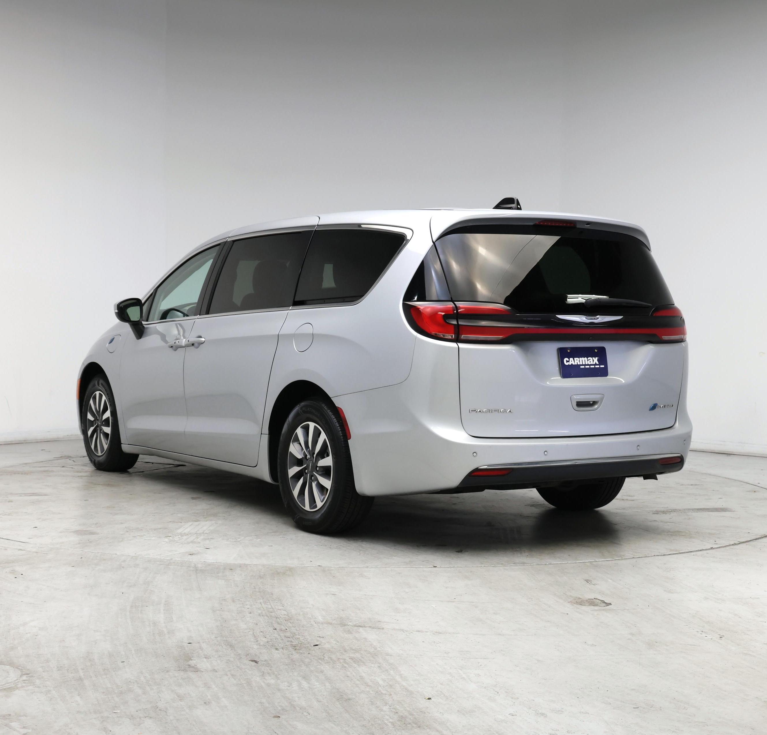 Thumbnail: 2023 Chrysler Pacifica - 2