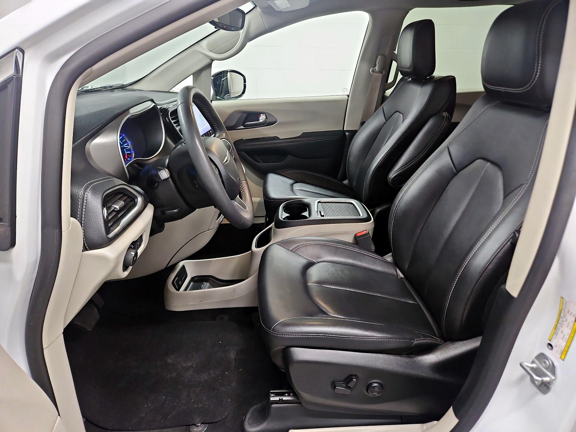 Thumbnail: 2024 Chrysler Pacifica - 11