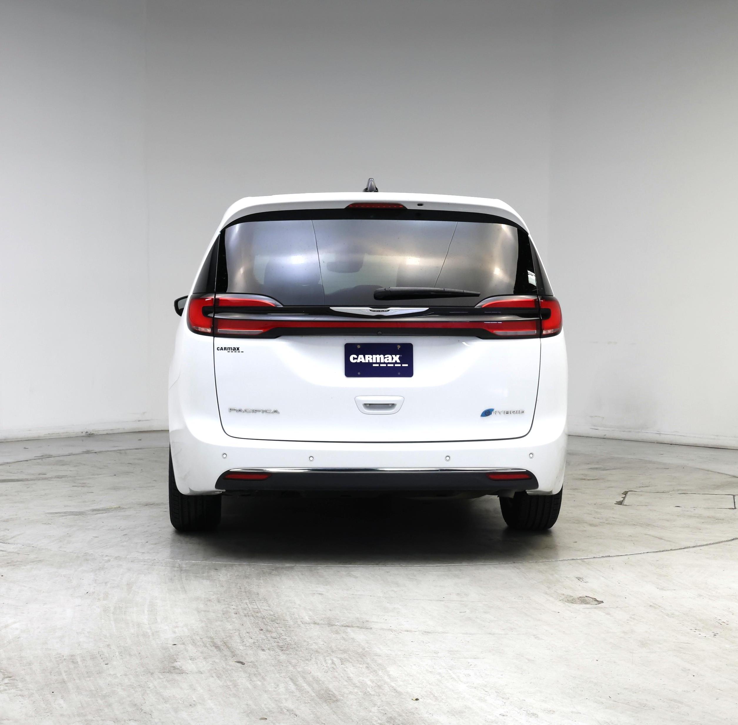 Thumbnail: 2024 Chrysler Pacifica - 3