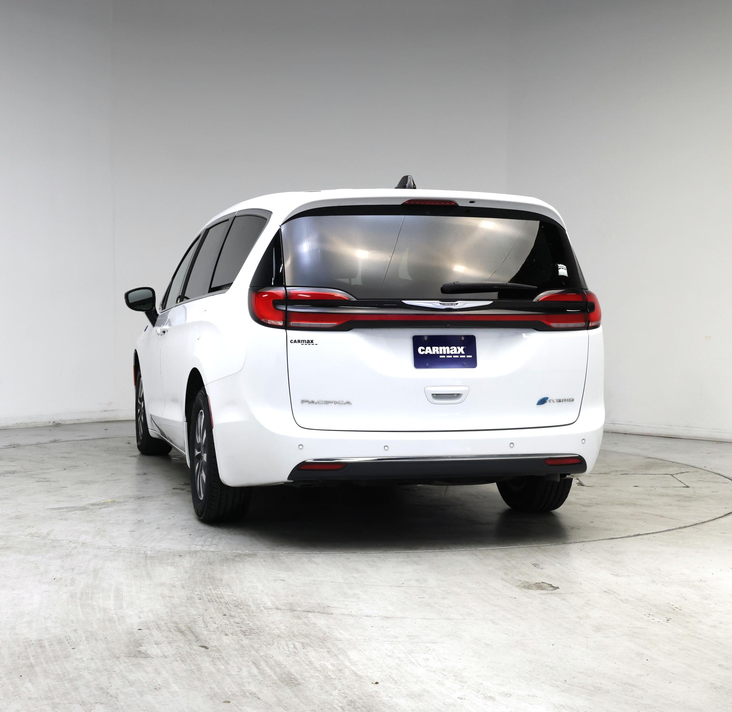 Thumbnail: 2024 Chrysler Pacifica - 8