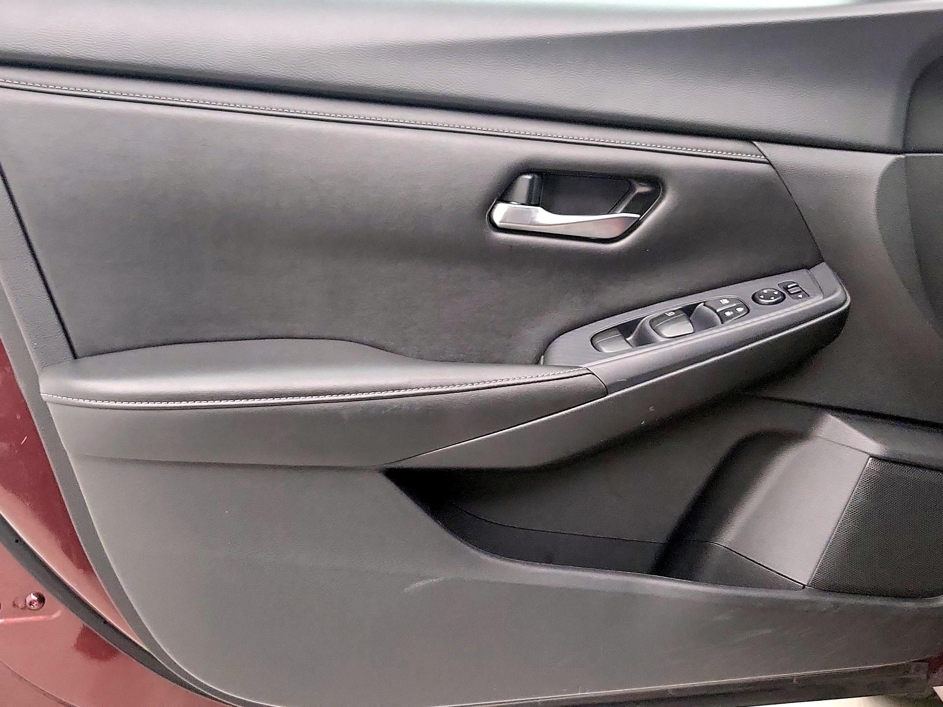 Thumbnail: 2023 Nissan Sentra - 12