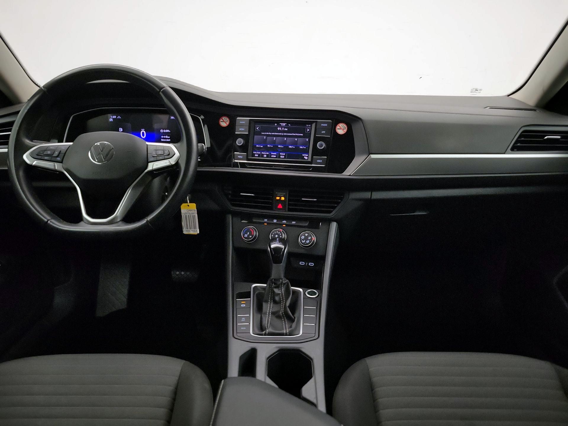 Thumbnail: 2024 Volkswagen Jetta - 9