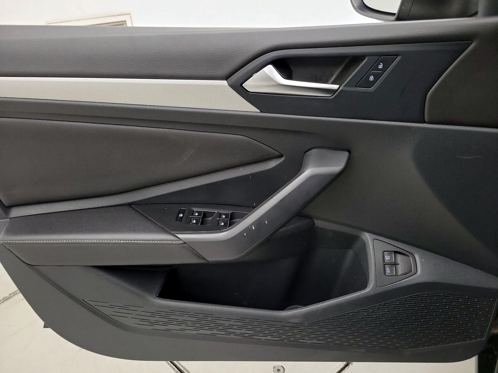 Thumbnail: 2024 Volkswagen Jetta - 12