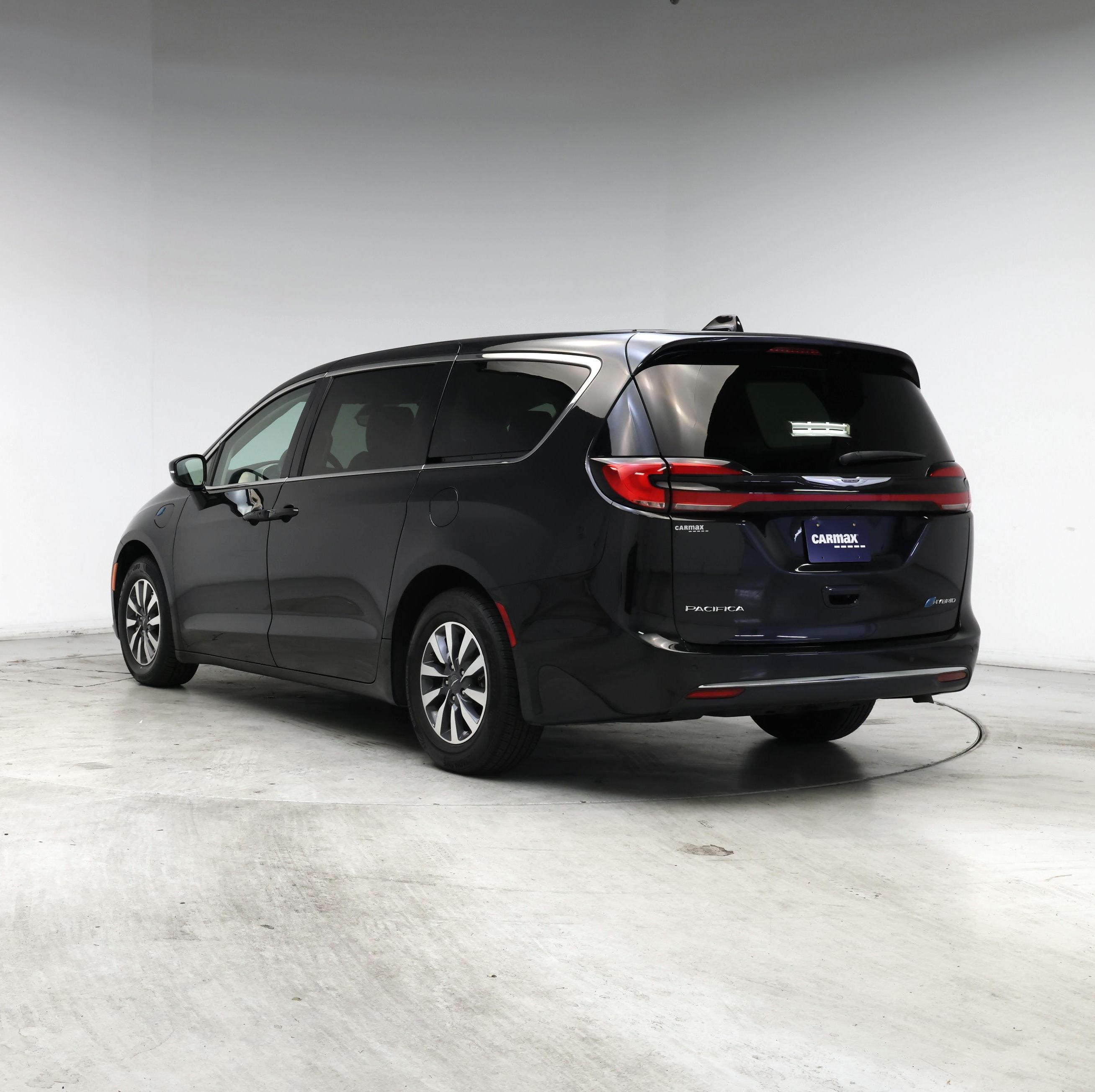 Thumbnail: 2024 Chrysler Pacifica - 2