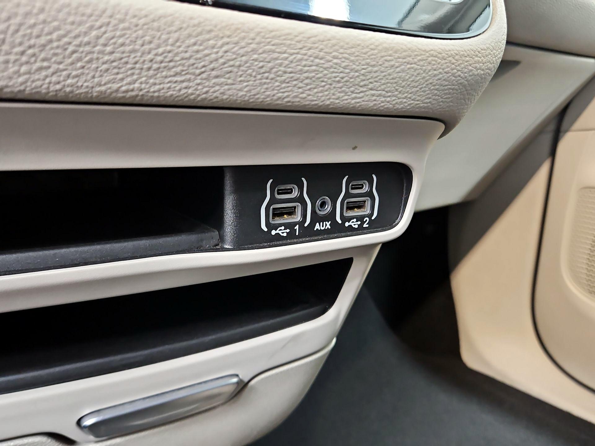 Thumbnail: 2024 Chrysler Pacifica - 19
