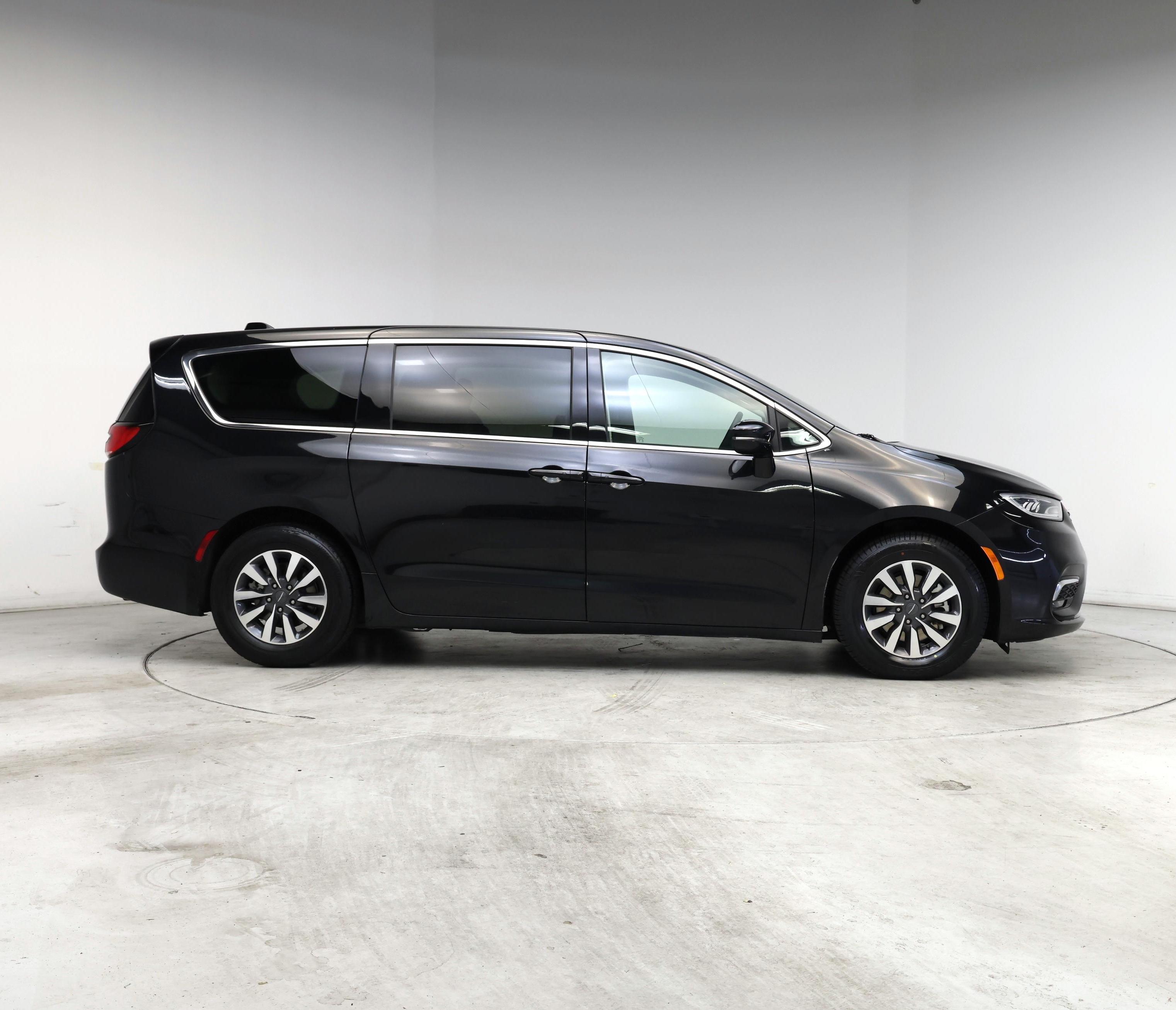 Thumbnail: 2024 Chrysler Pacifica - 7