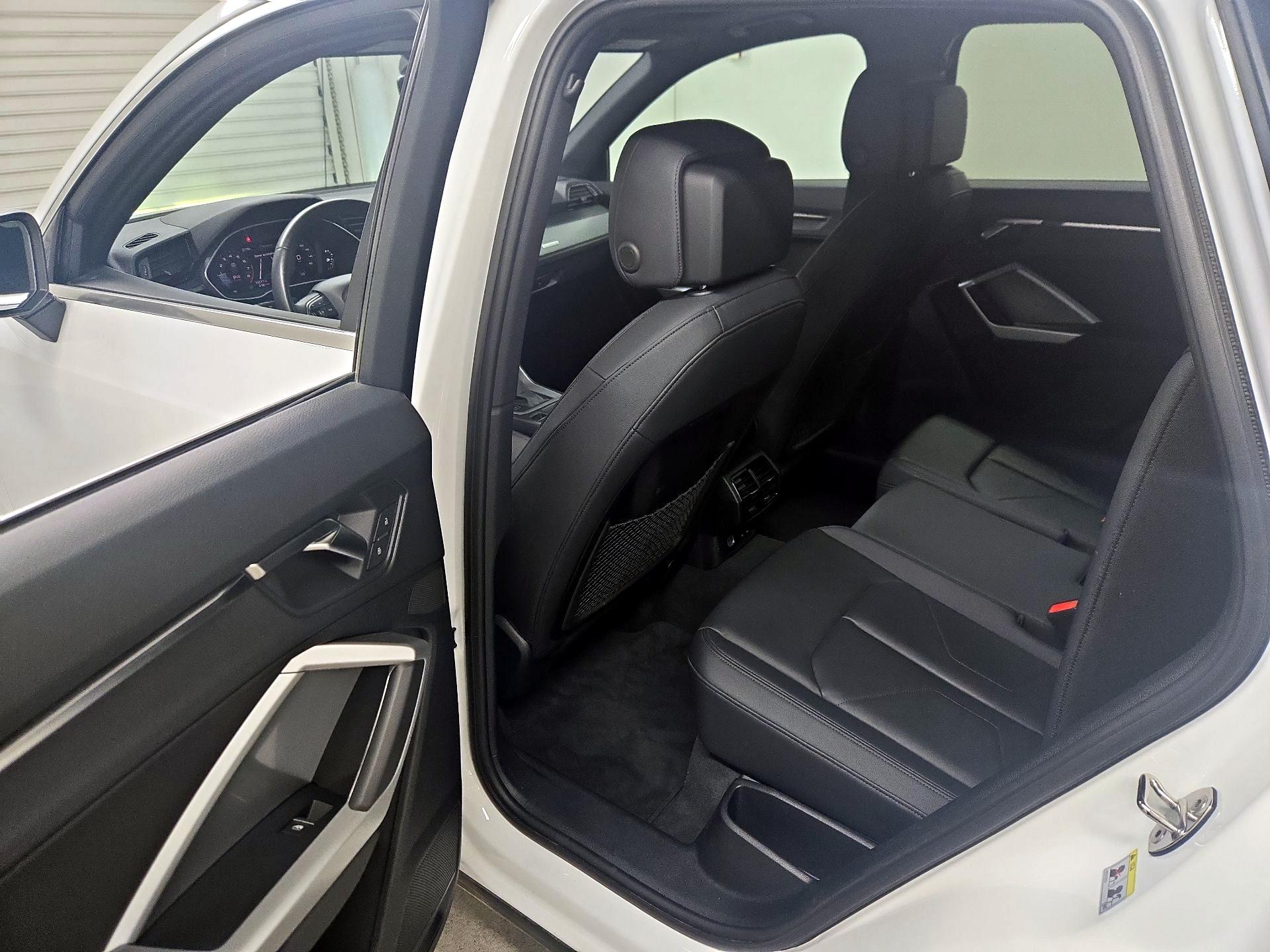Thumbnail: 2025 Audi Q3 - 19