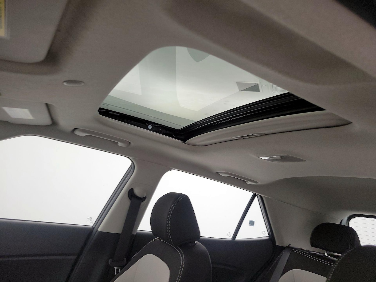 Sunroof(s) & Overhead Airbags