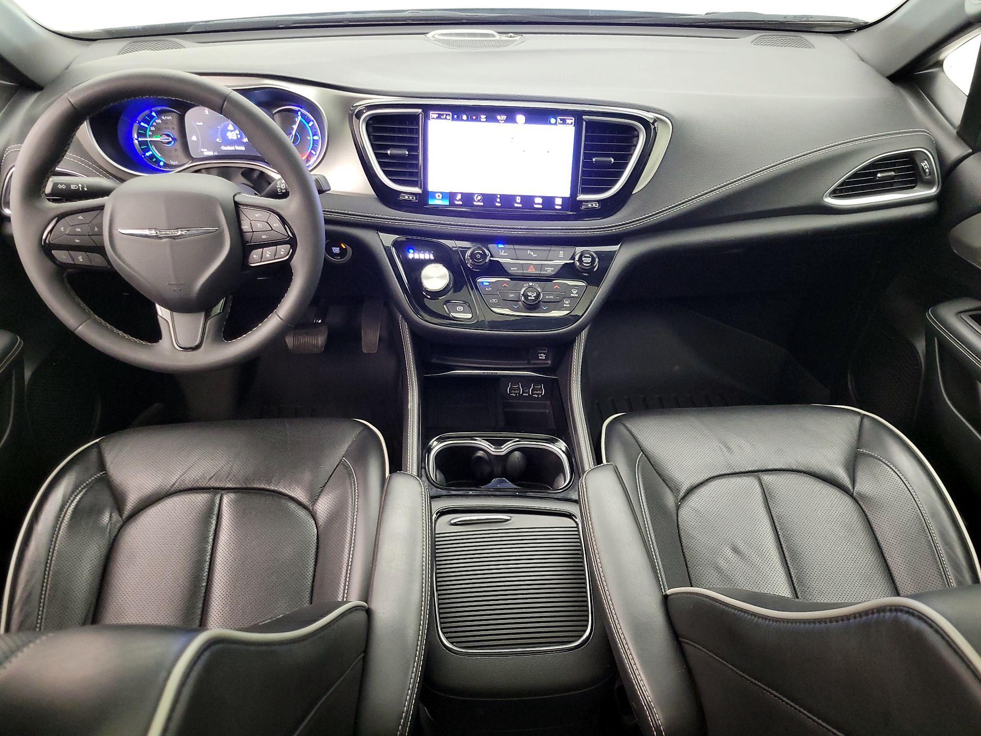 Thumbnail: 2023 Chrysler Pacifica - 9