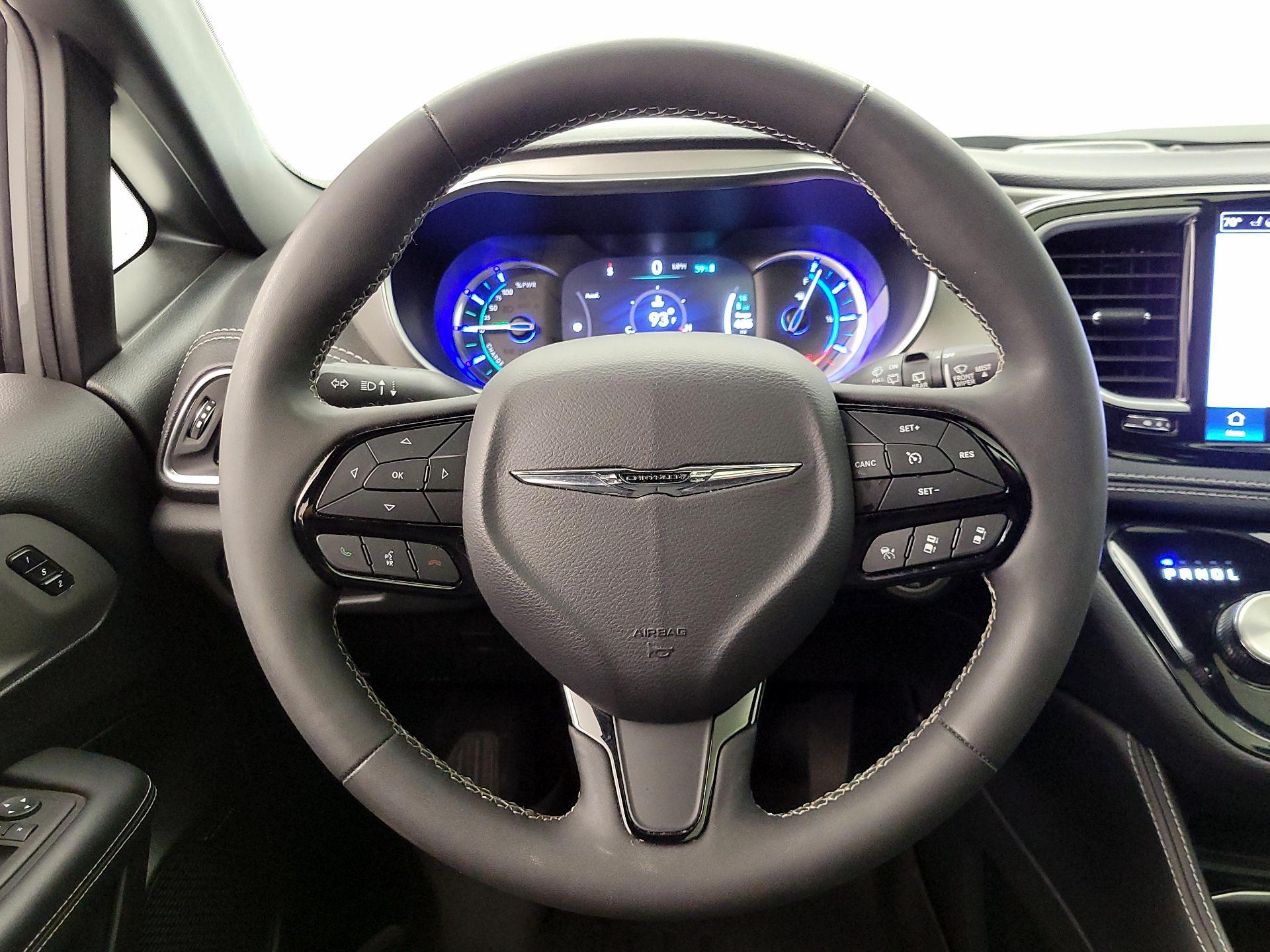 Thumbnail: 2023 Chrysler Pacifica - 10
