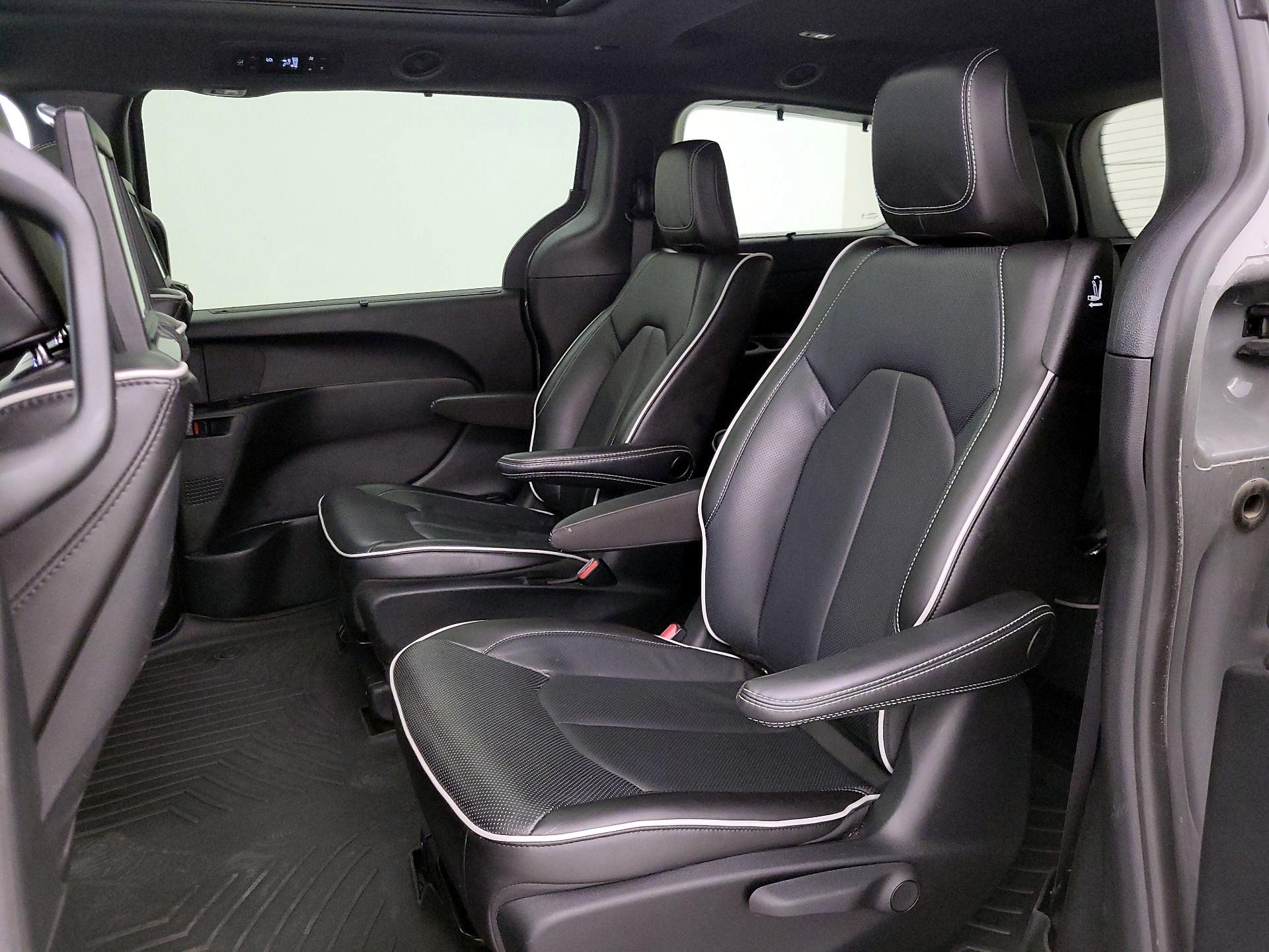 Thumbnail: 2023 Chrysler Pacifica - 20