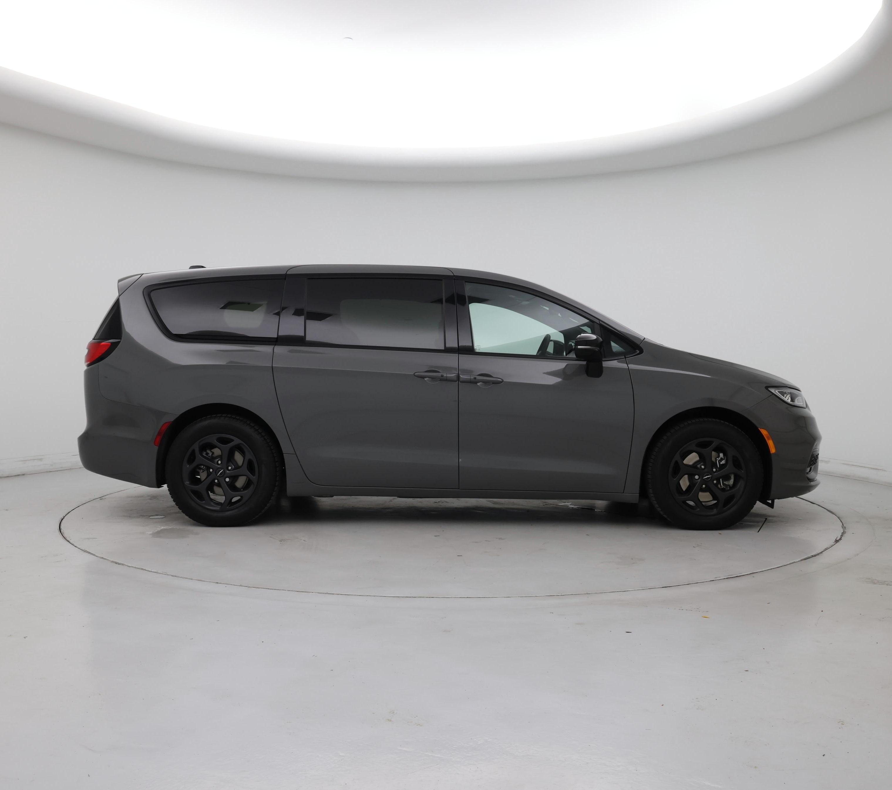 Thumbnail: 2023 Chrysler Pacifica - 7
