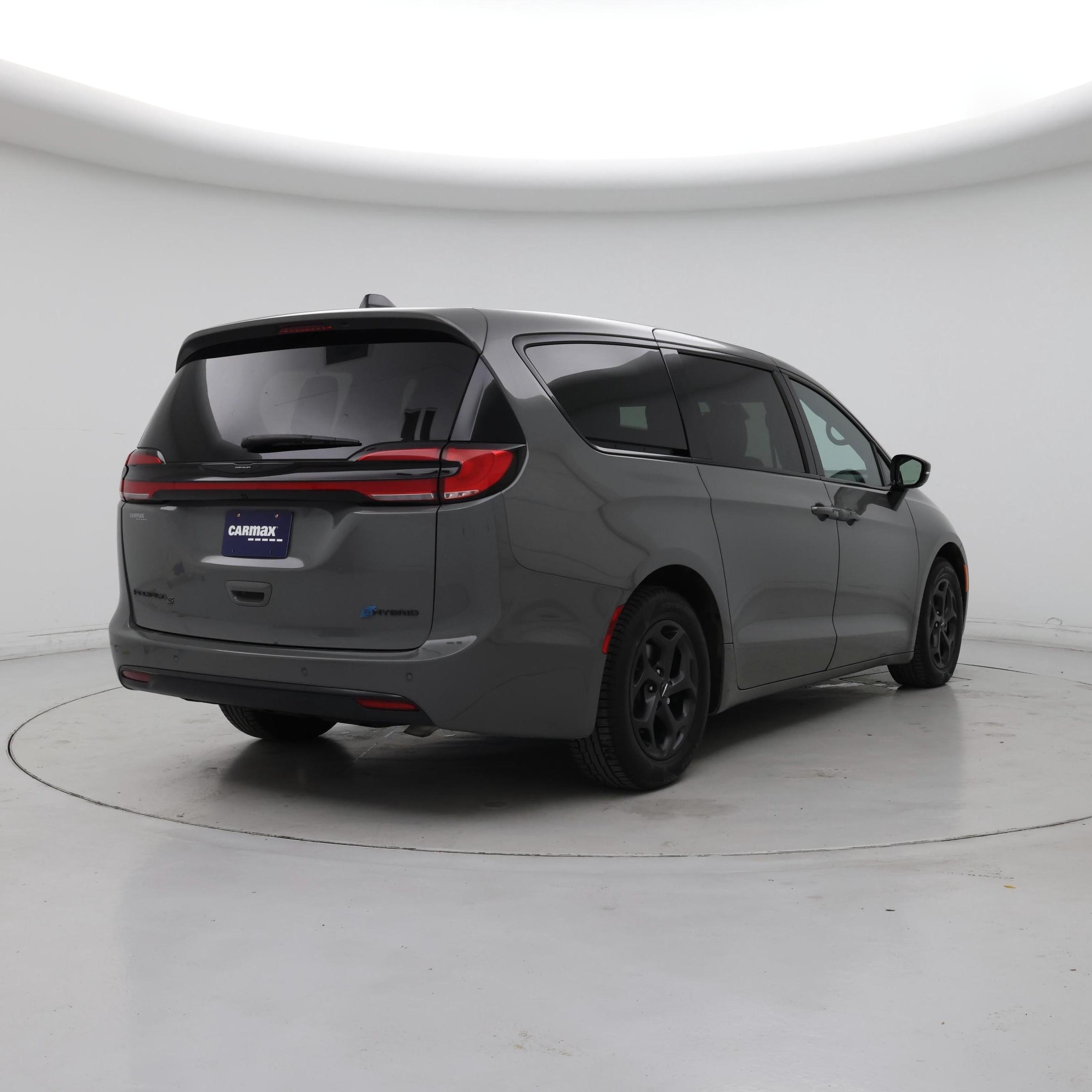 Thumbnail: 2023 Chrysler Pacifica - 8