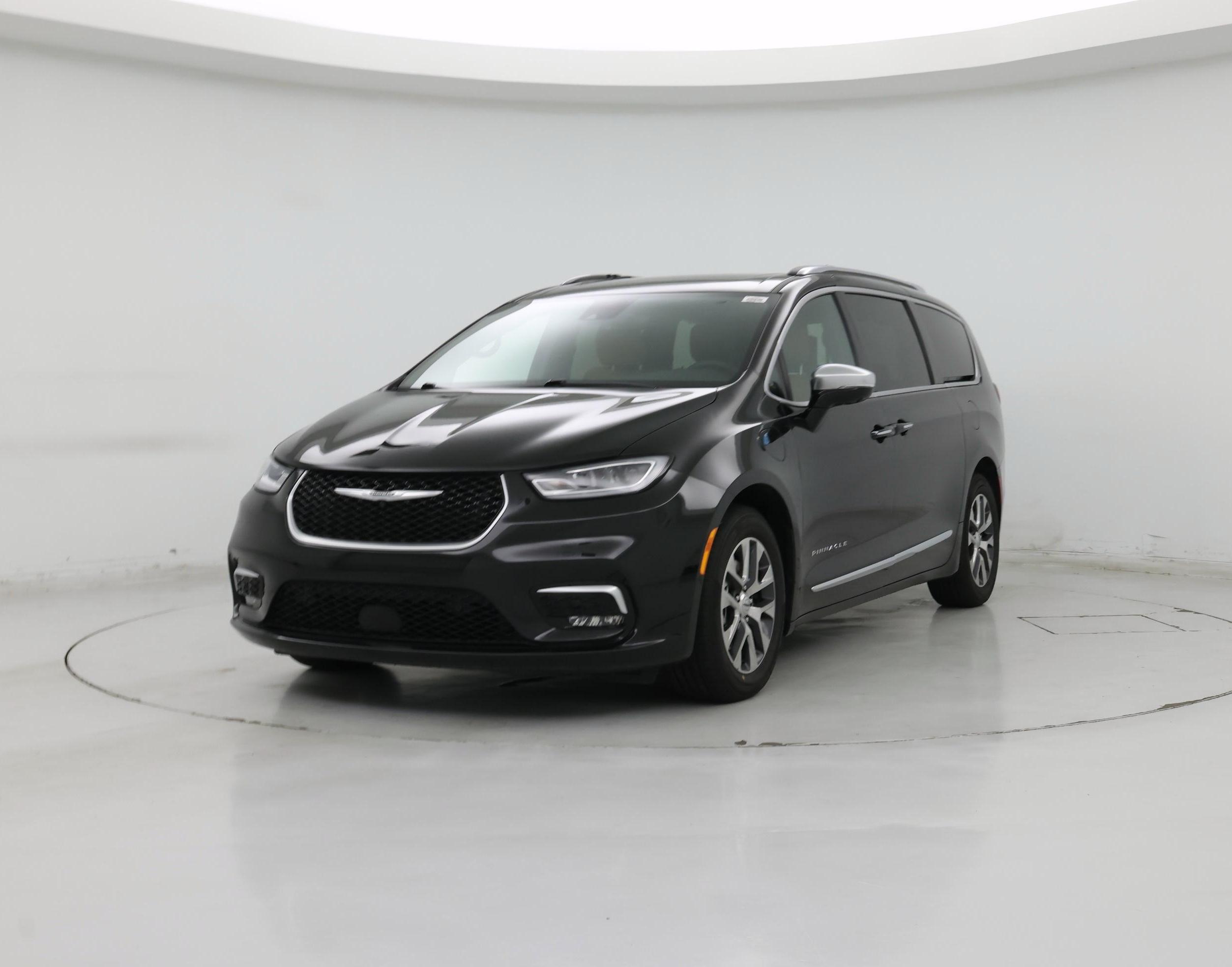 Thumbnail: 2023 Chrysler Pacifica - 4