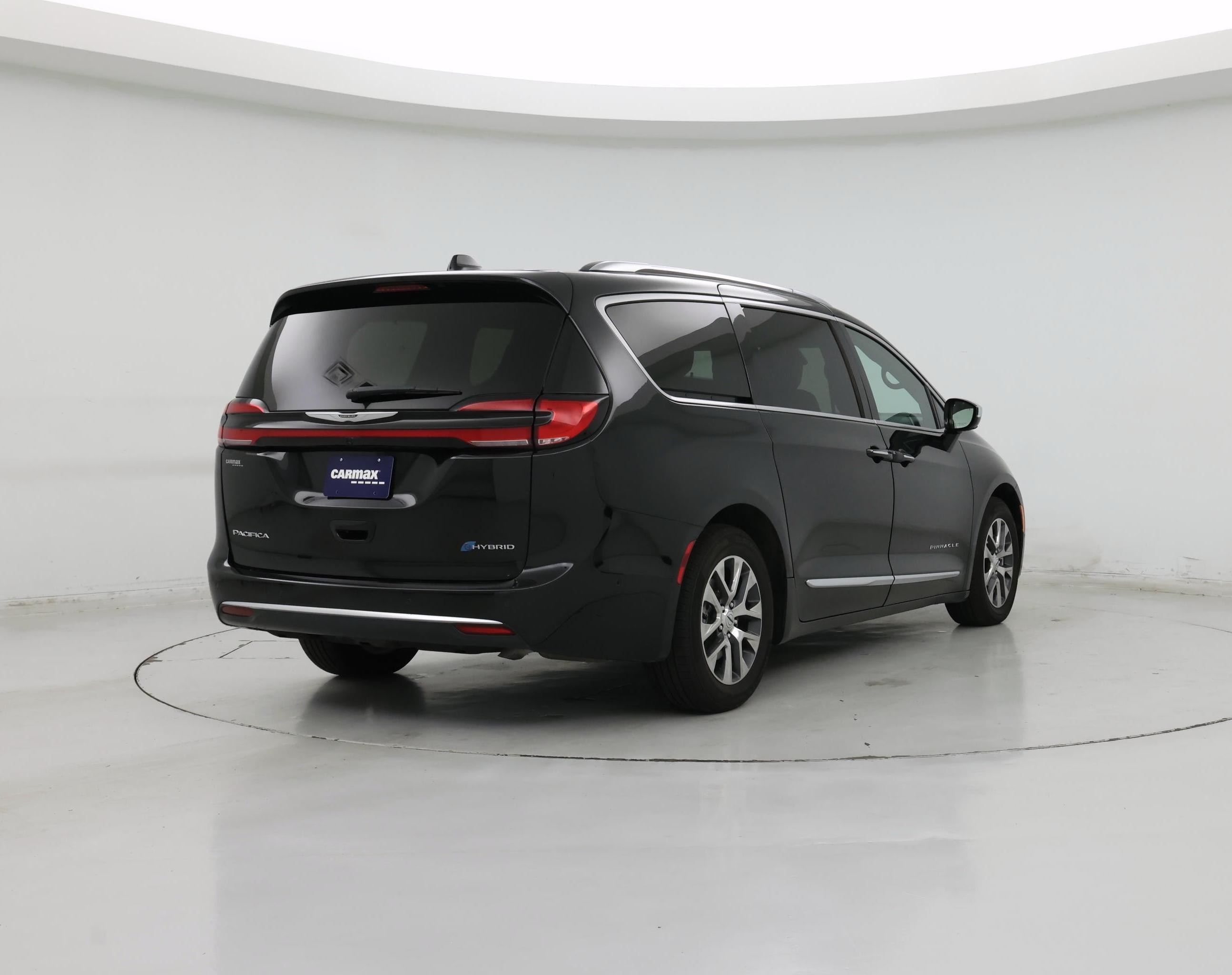 Thumbnail: 2023 Chrysler Pacifica - 8
