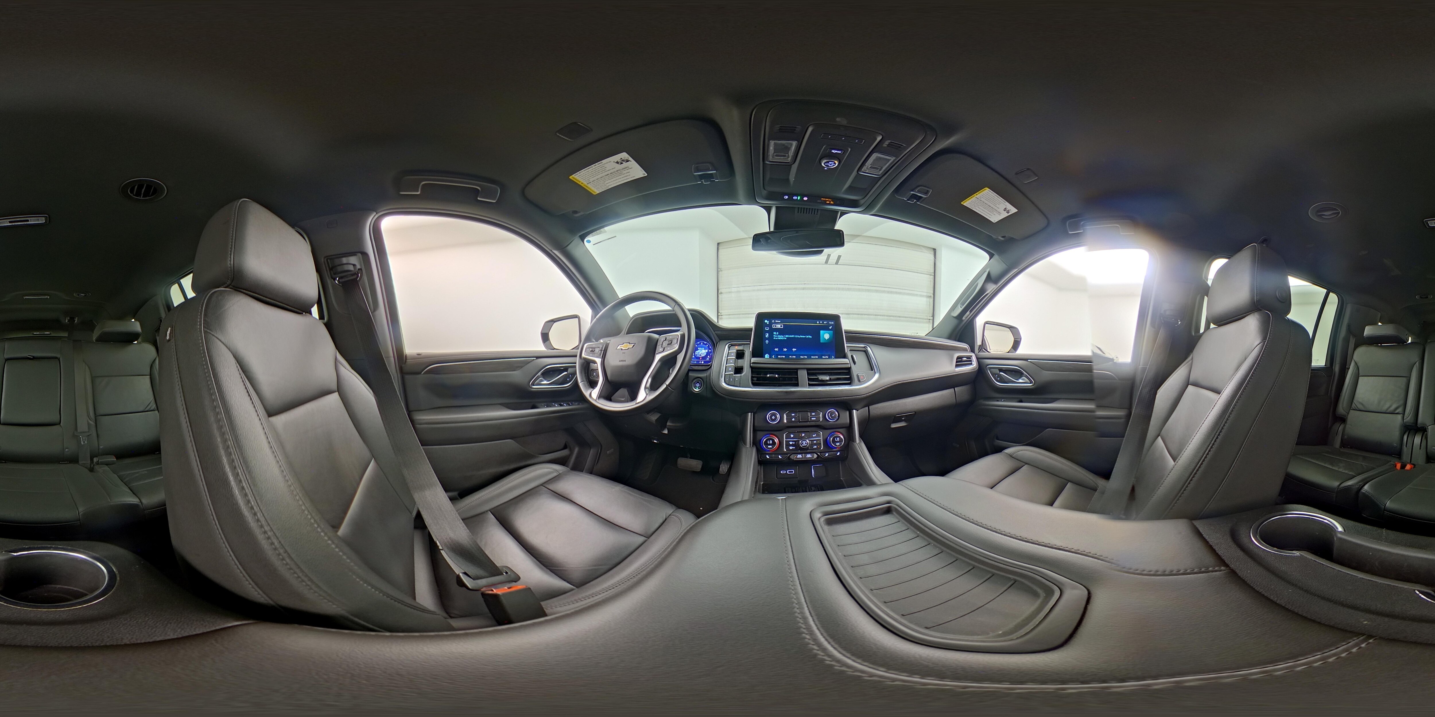 2024 Chevrolet Suburban LT - Photo 25