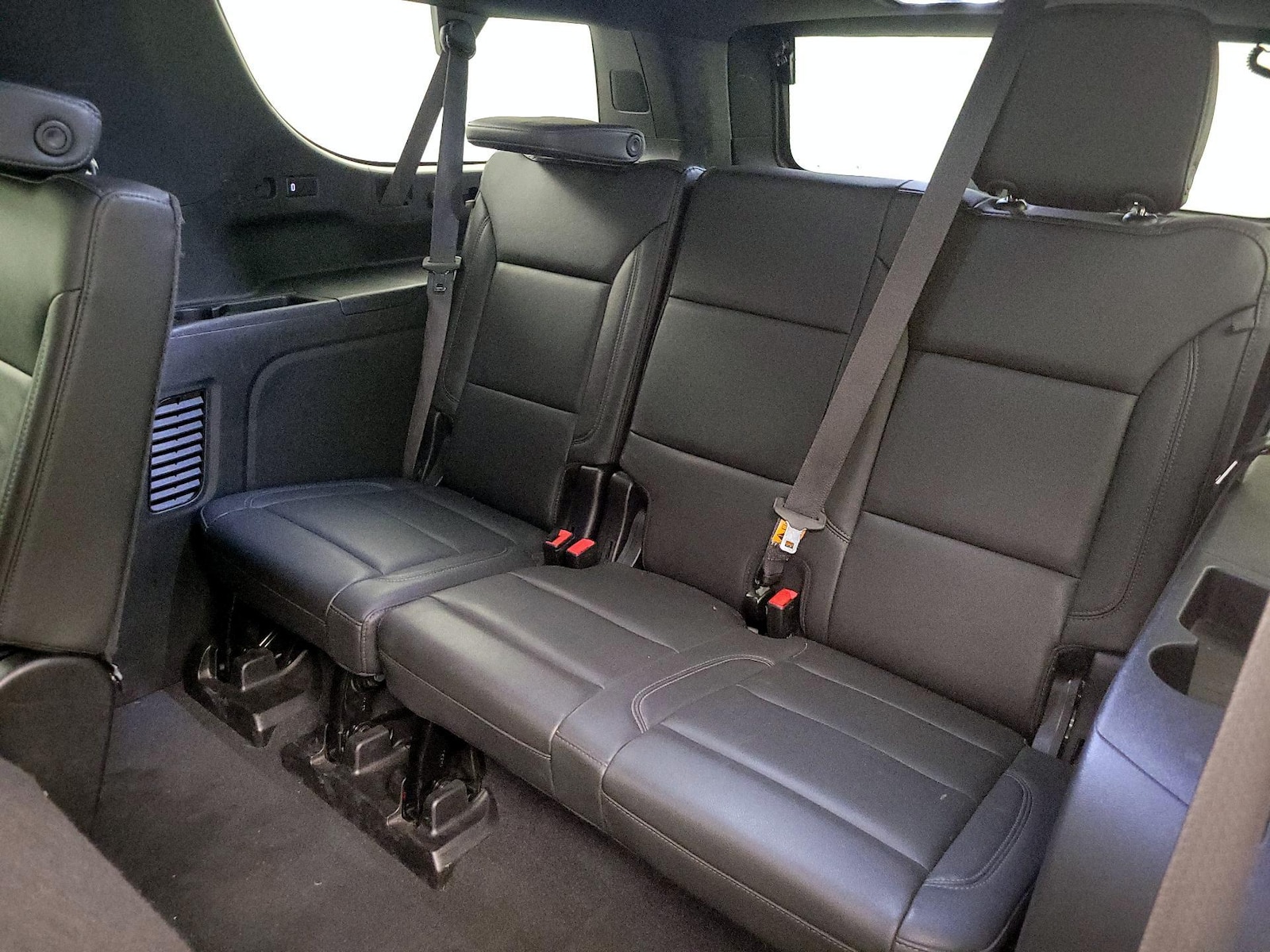 2024 Chevrolet Suburban LT - Photo 21