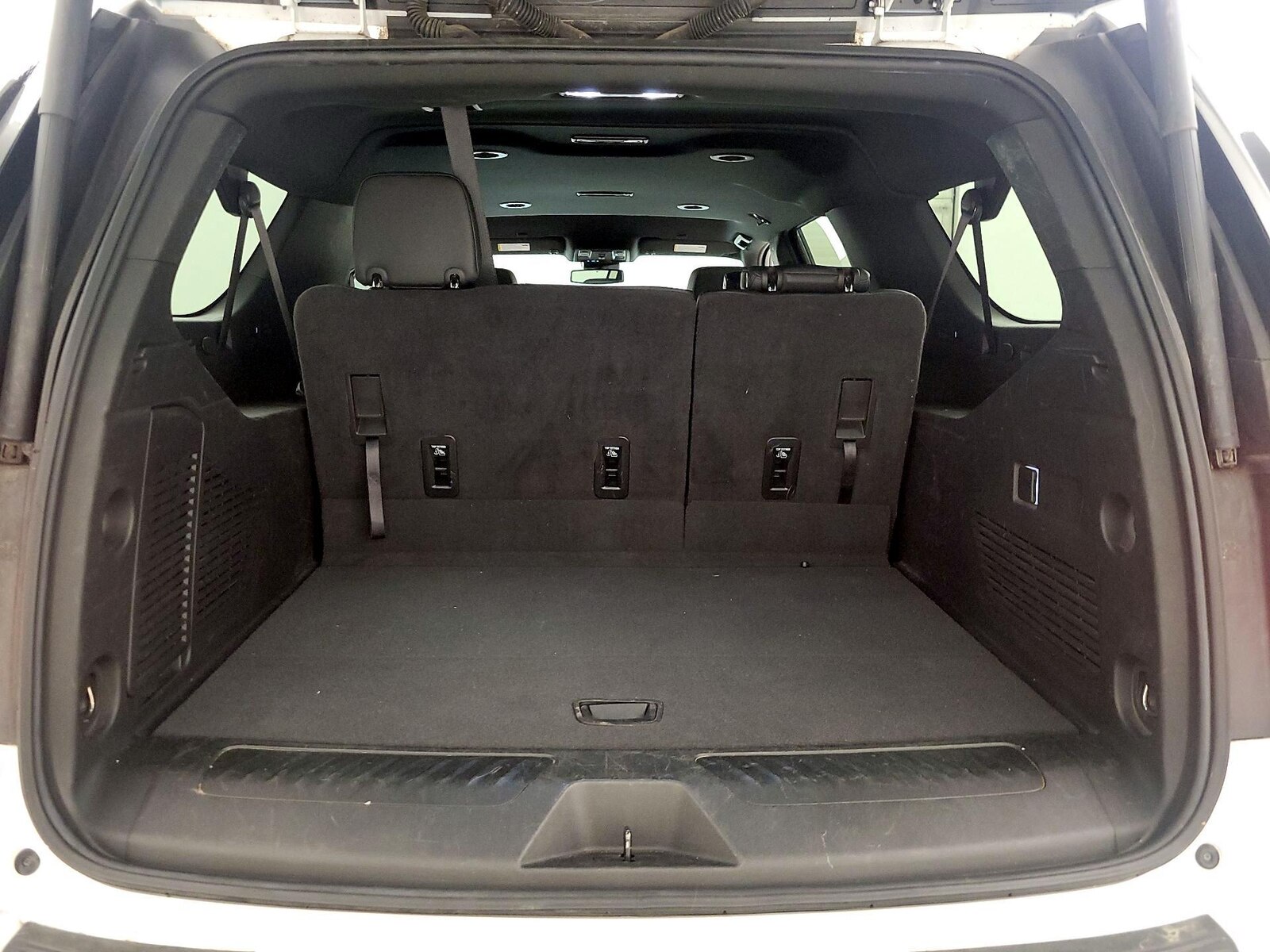 2024 Chevrolet Suburban LT - Photo 22