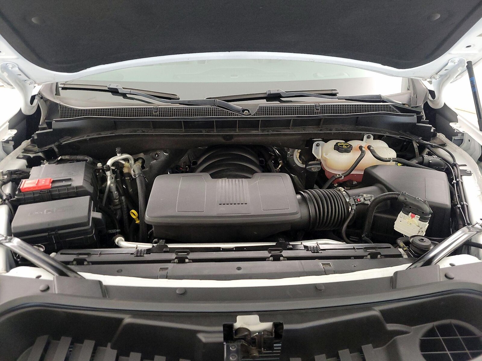 2024 Chevrolet Suburban LT - Photo 23