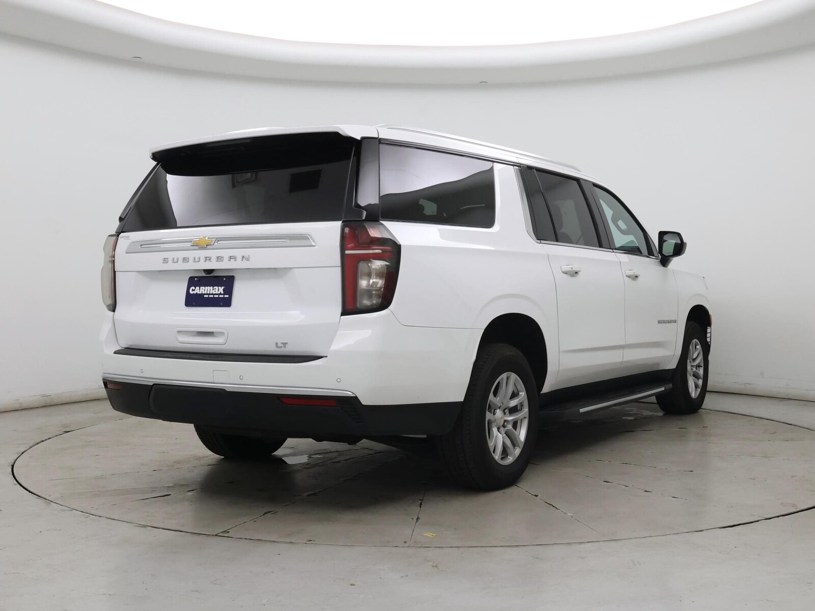2024 Chevrolet Suburban LT - Photo 9