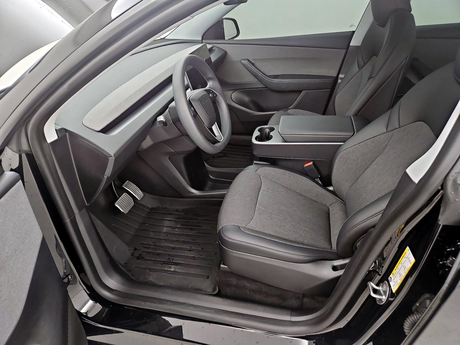 2026 Tesla Model Y Long Range - Photo 12