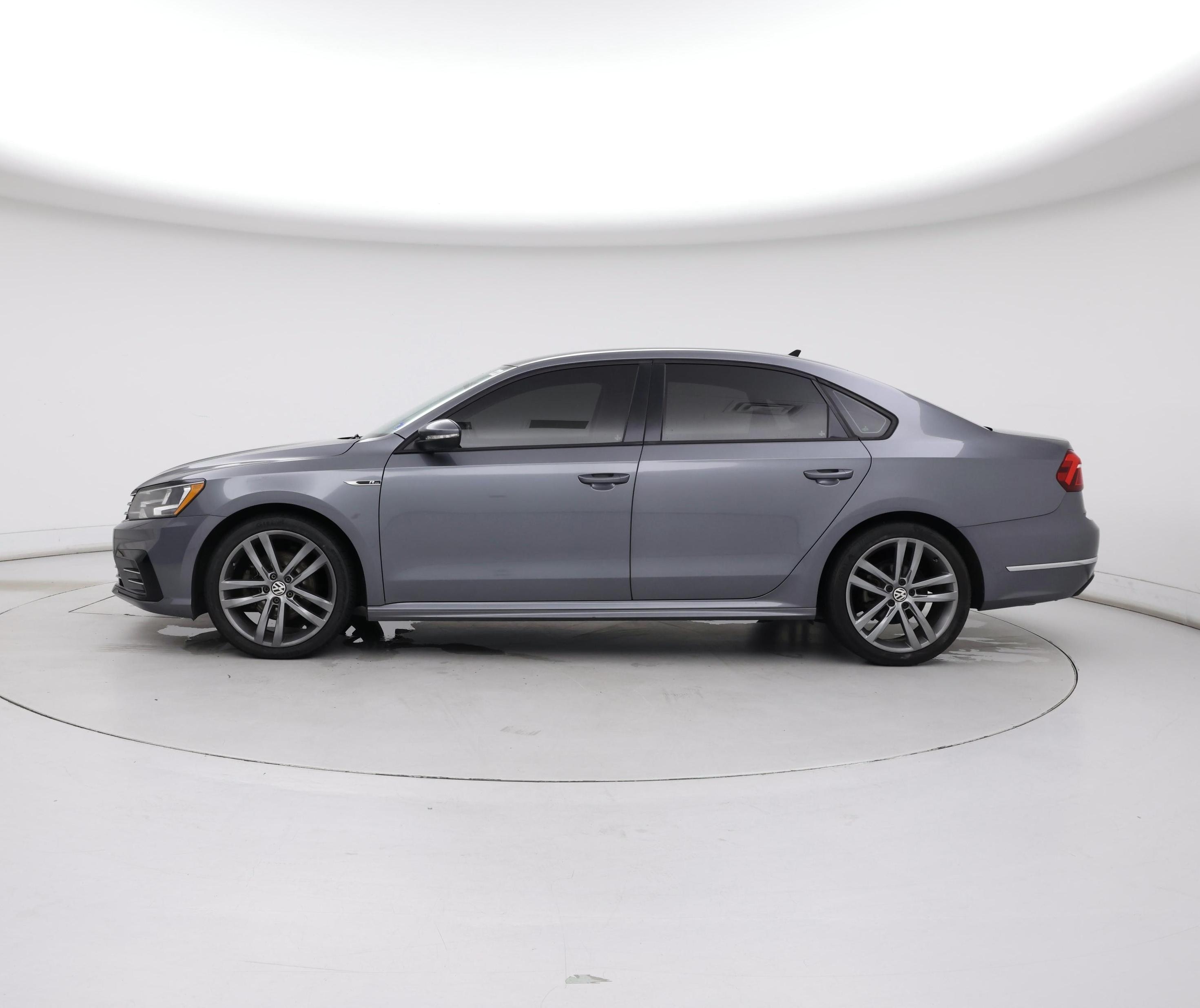 Thumbnail: 2018 Volkswagen Passat - 3
