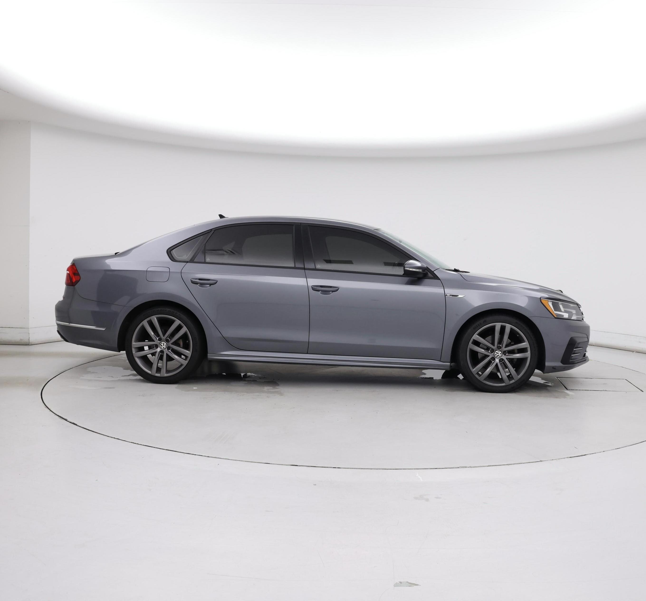 Thumbnail: 2018 Volkswagen Passat - 7