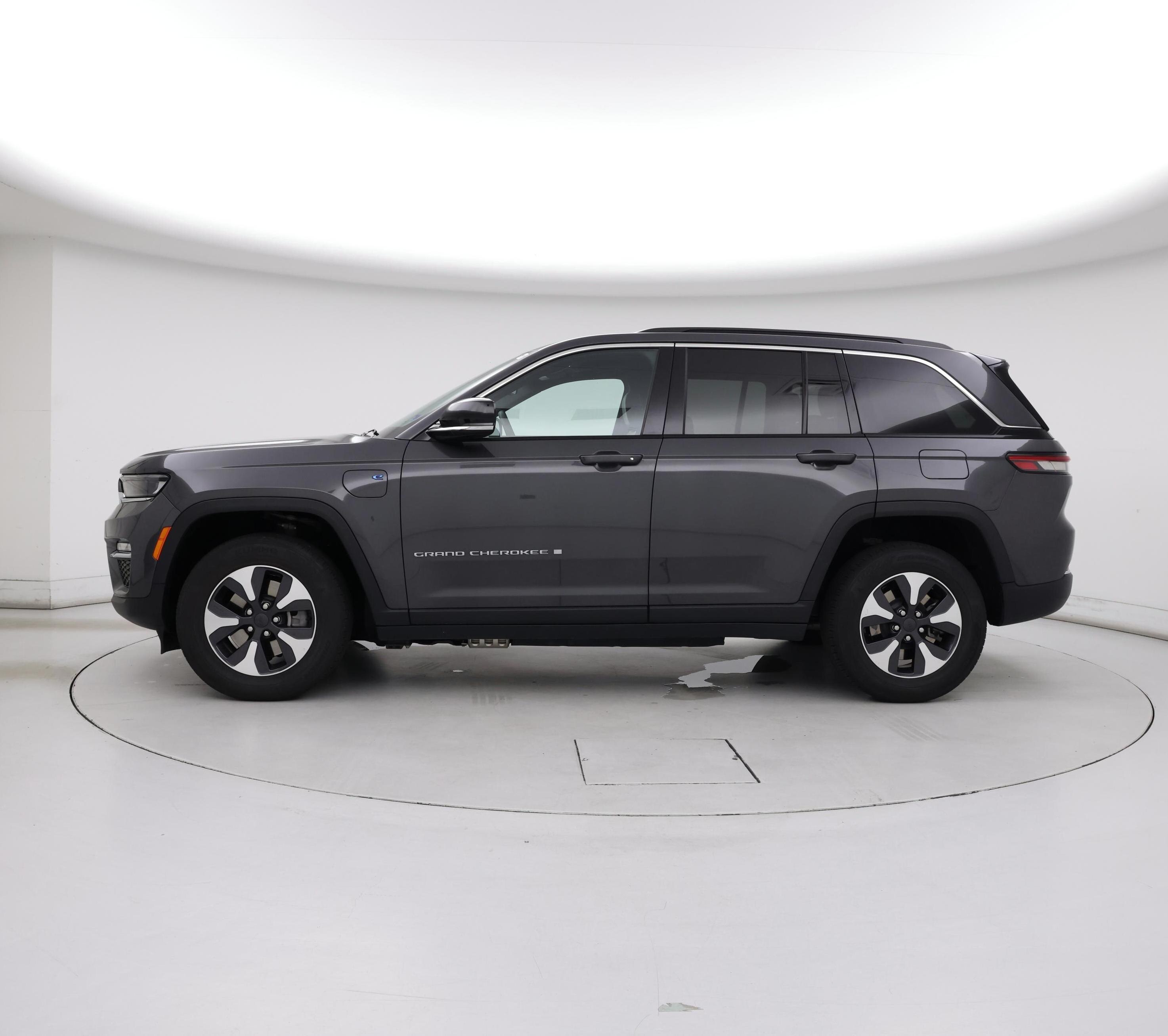 Thumbnail: 2024 Jeep Grand Cherokee - 3