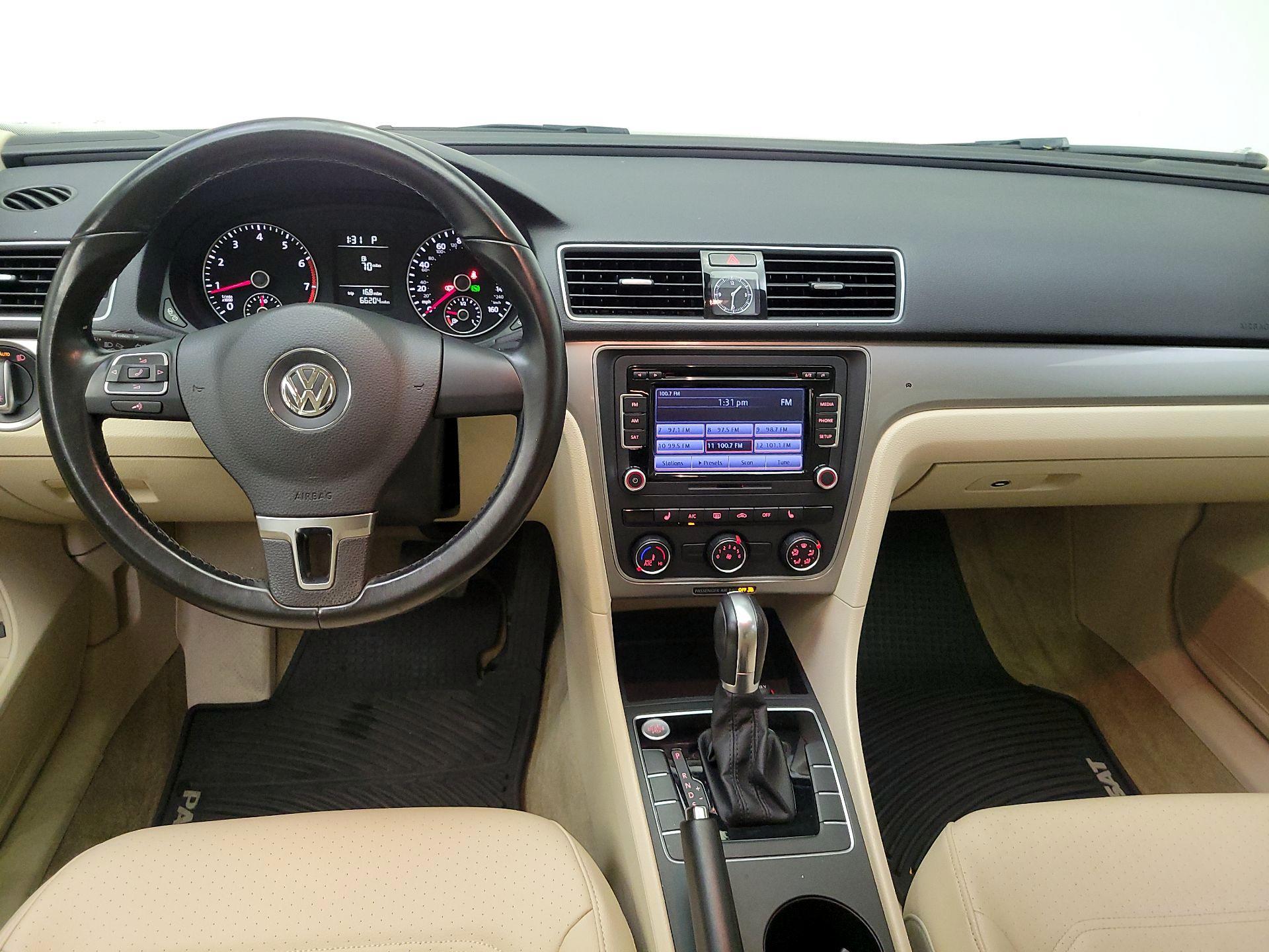 Thumbnail: 2015 Volkswagen Passat - 9