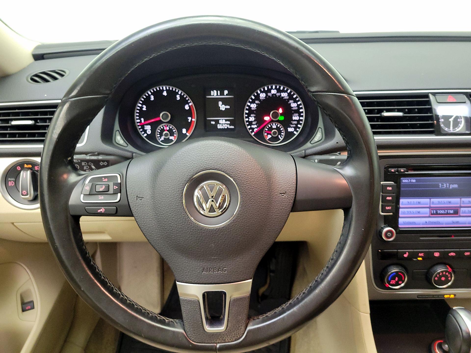 Thumbnail: 2015 Volkswagen Passat - 10