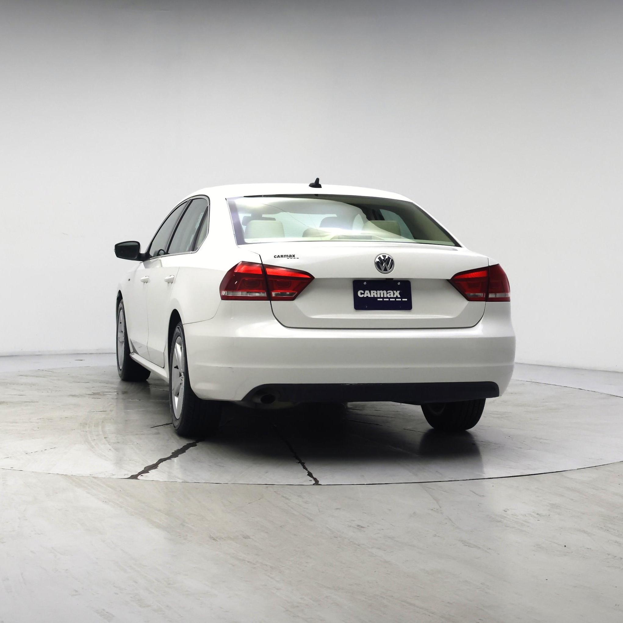 Thumbnail: 2015 Volkswagen Passat - 6