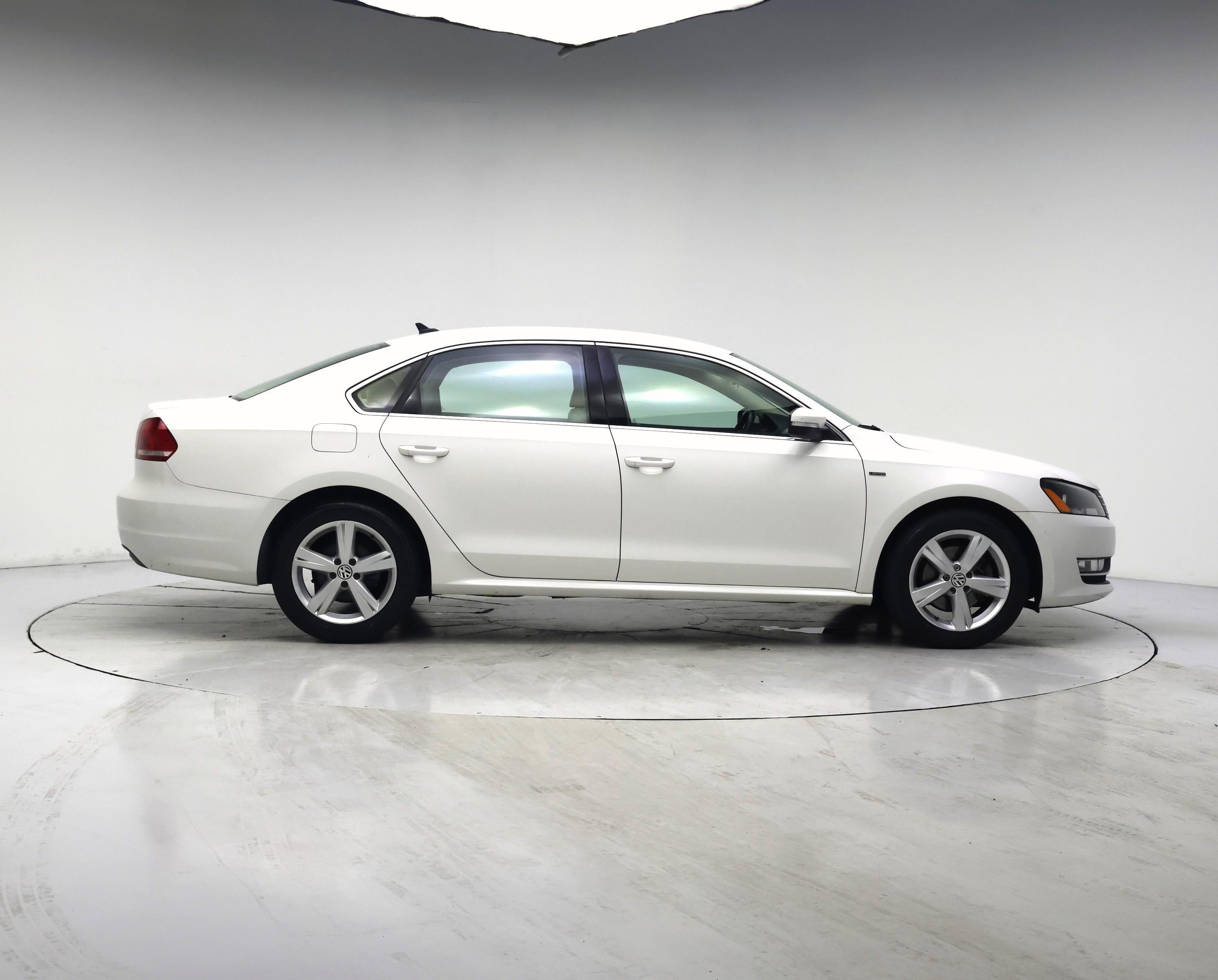 Thumbnail: 2015 Volkswagen Passat - 7