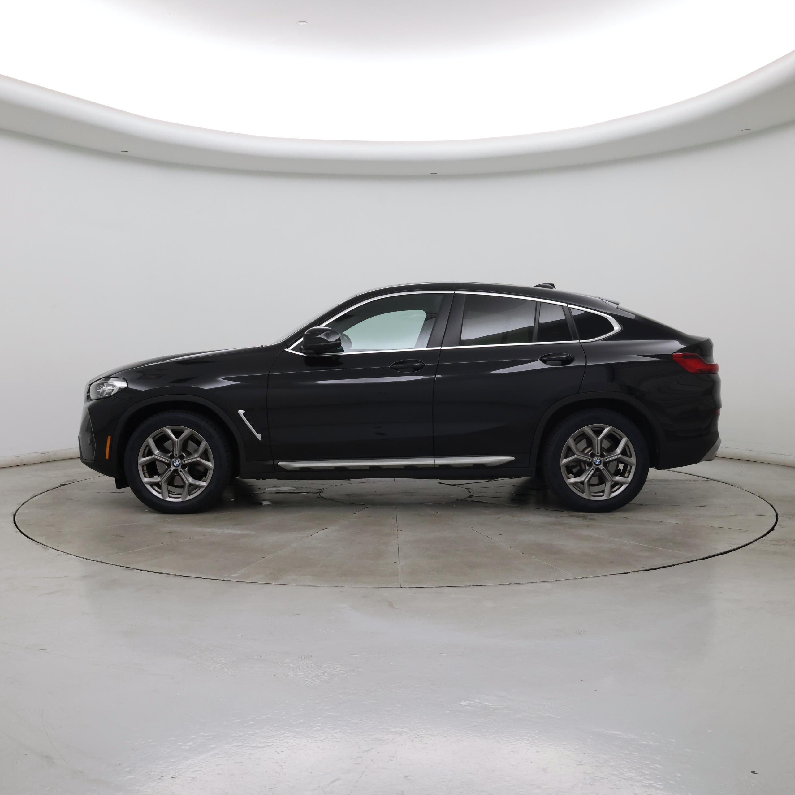 Thumbnail: 2023 BMW X4 - 3